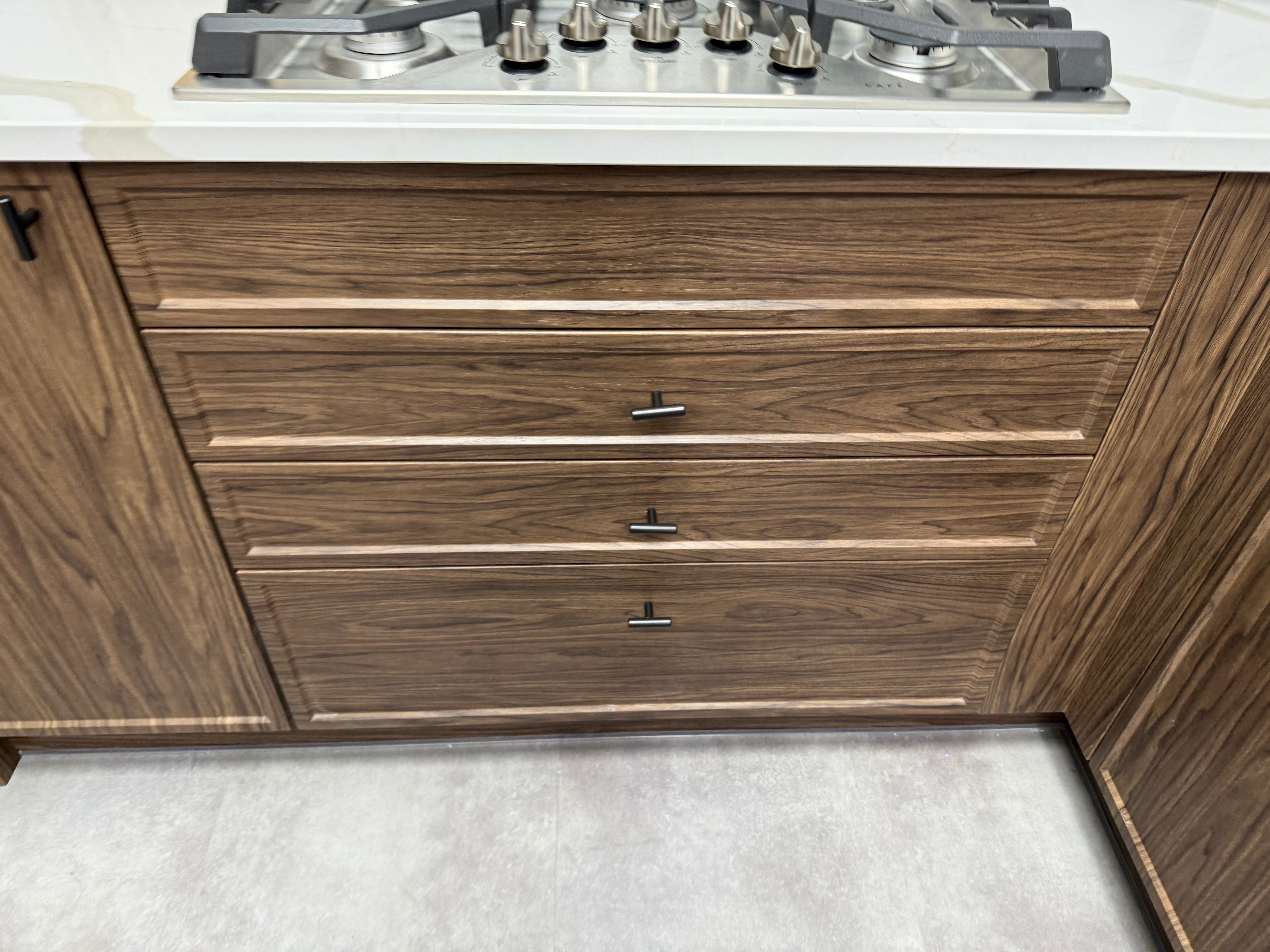 Wren Shaker Super Slim Juratek Sierra Walnut Grain and Nero Matte Kitchen