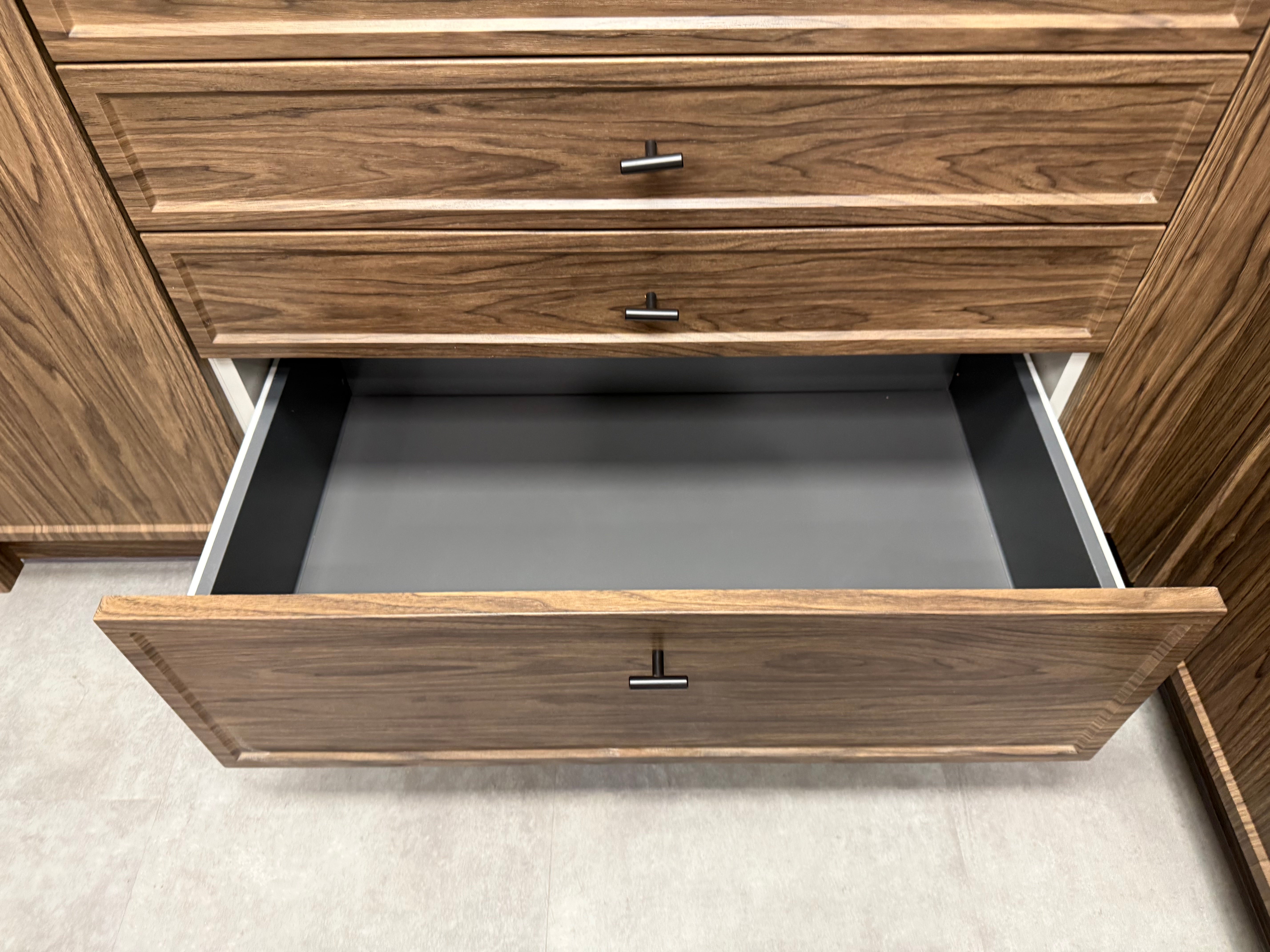 Wren Shaker Super Slim Juratek Sierra Walnut Grain and Nero Matte Kitchen