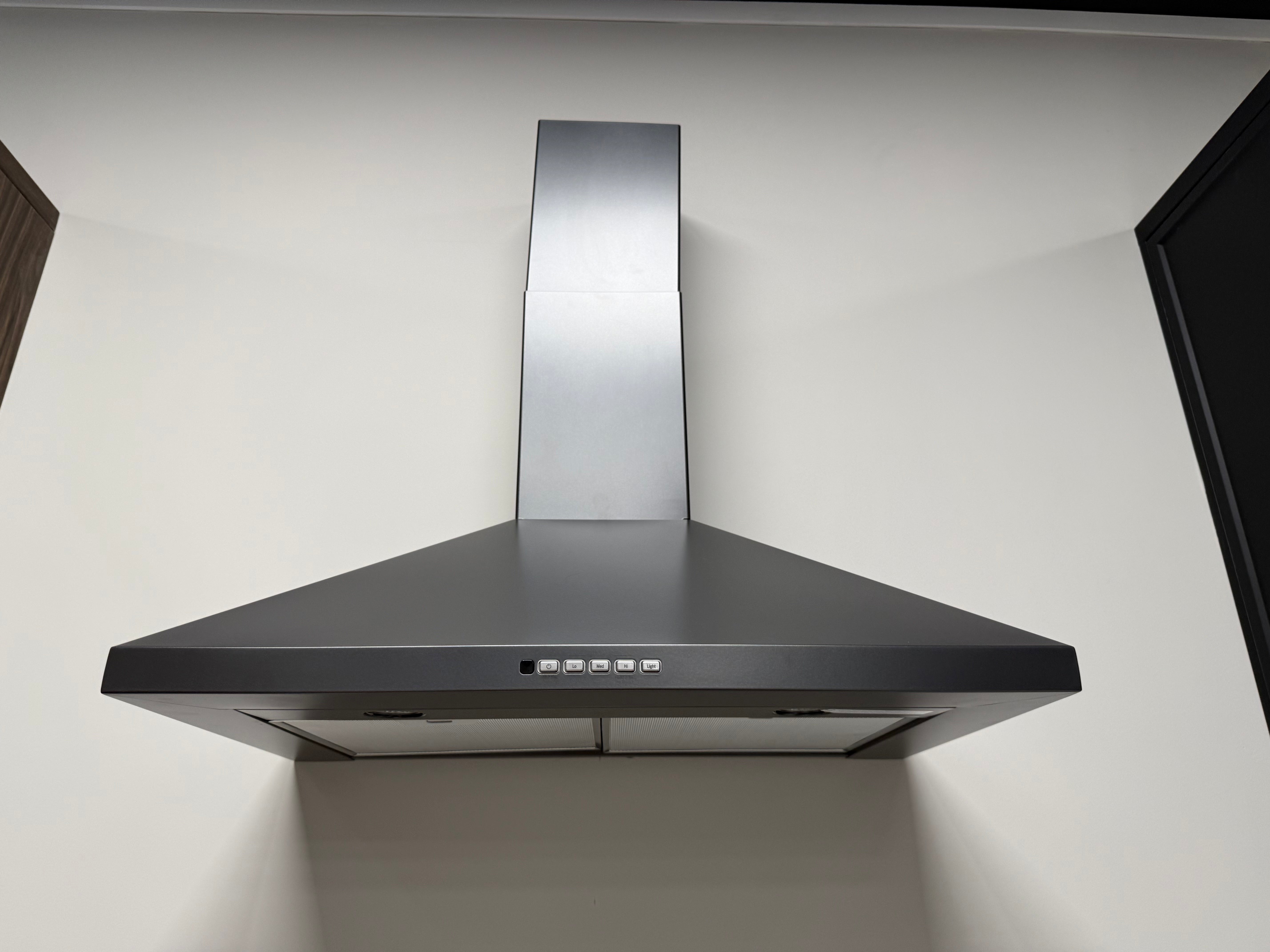 Wren Shaker Super Slim Juratek Sierra Walnut Grain and Nero Matte Kitchen