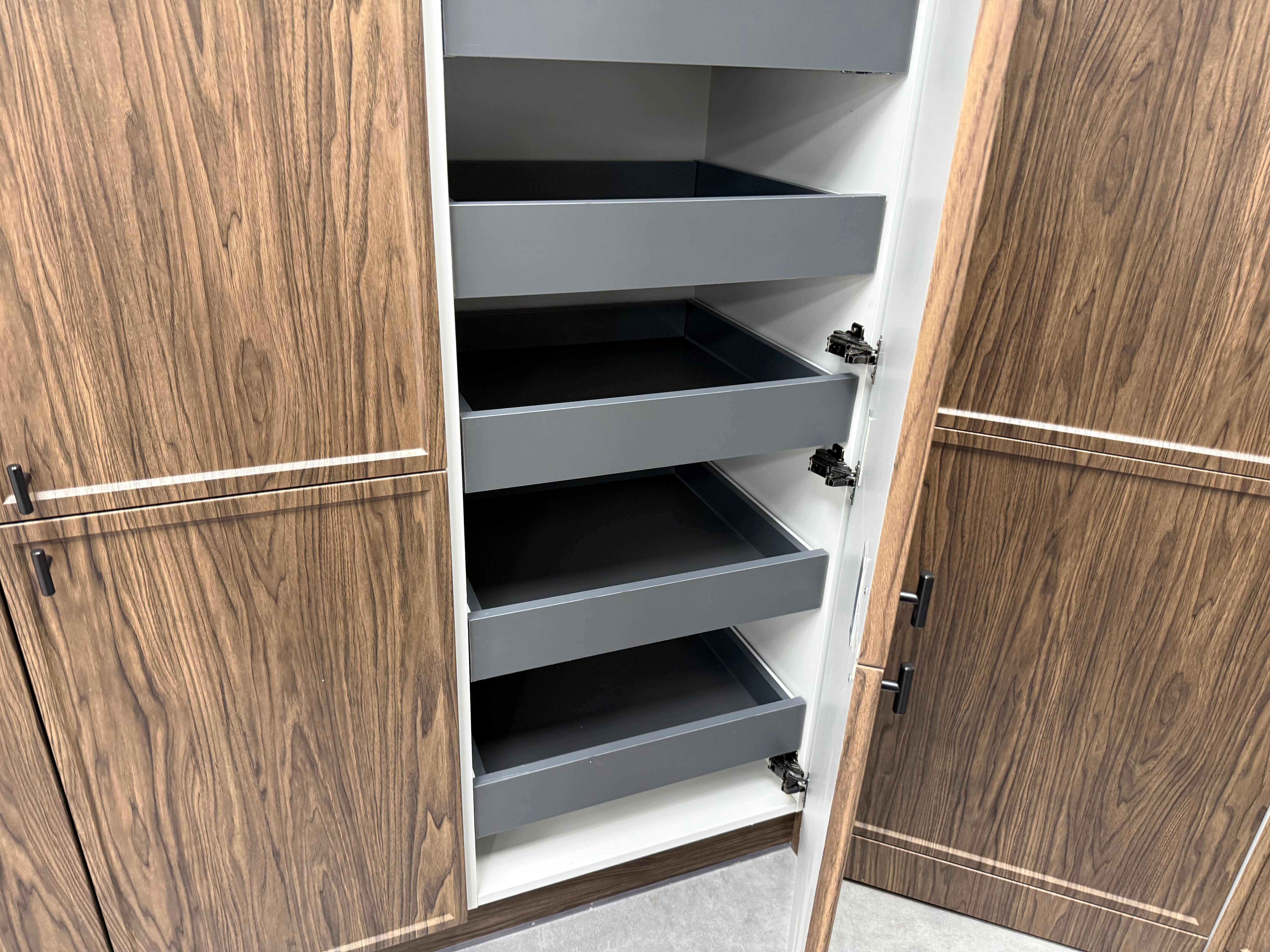 Wren Shaker Super Slim Juratek Sierra Walnut Grain and Nero Matte Kitchen