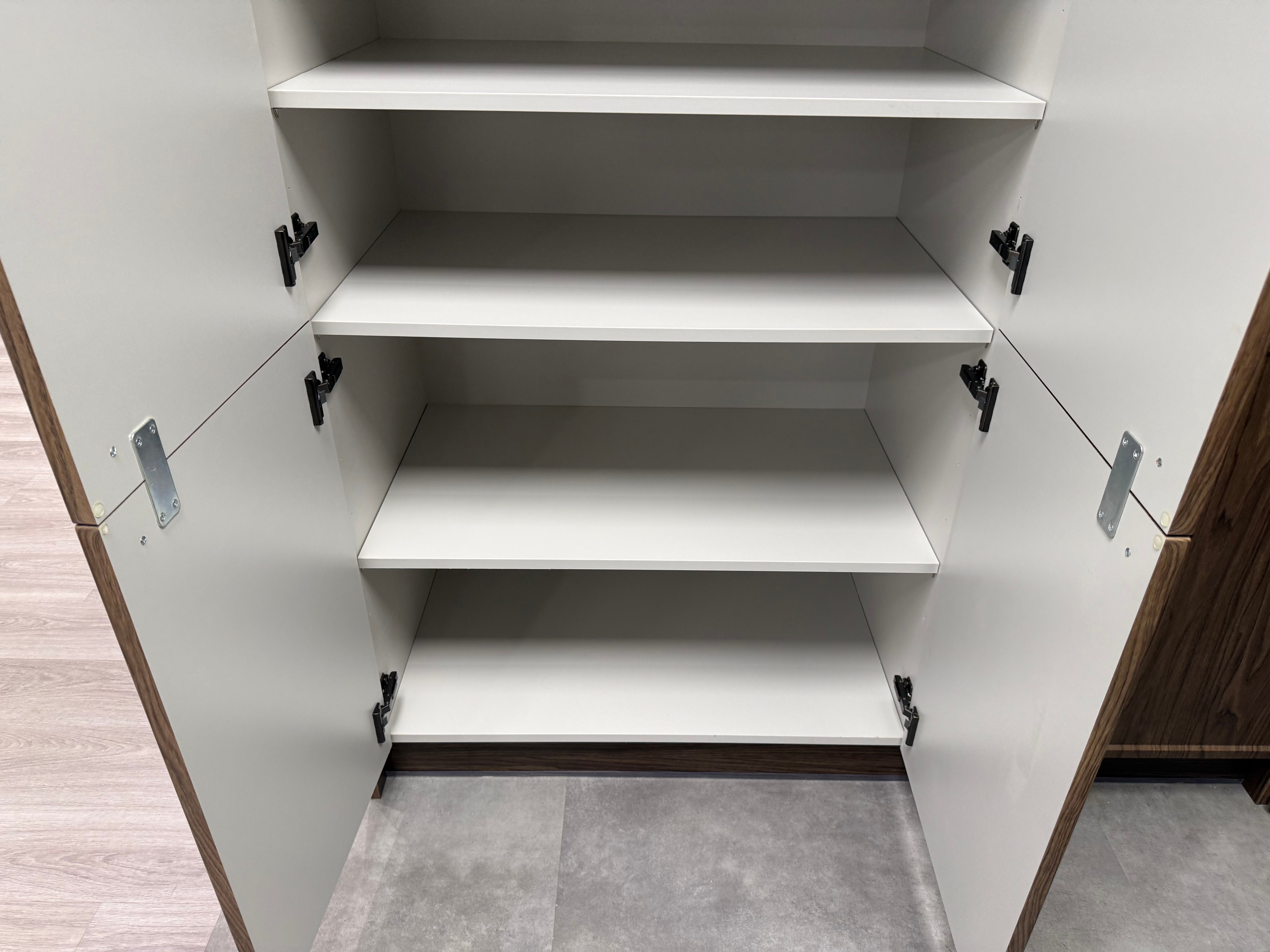 Wren Shaker Super Slim Juratek Sierra Walnut Grain and Nero Matte Kitchen