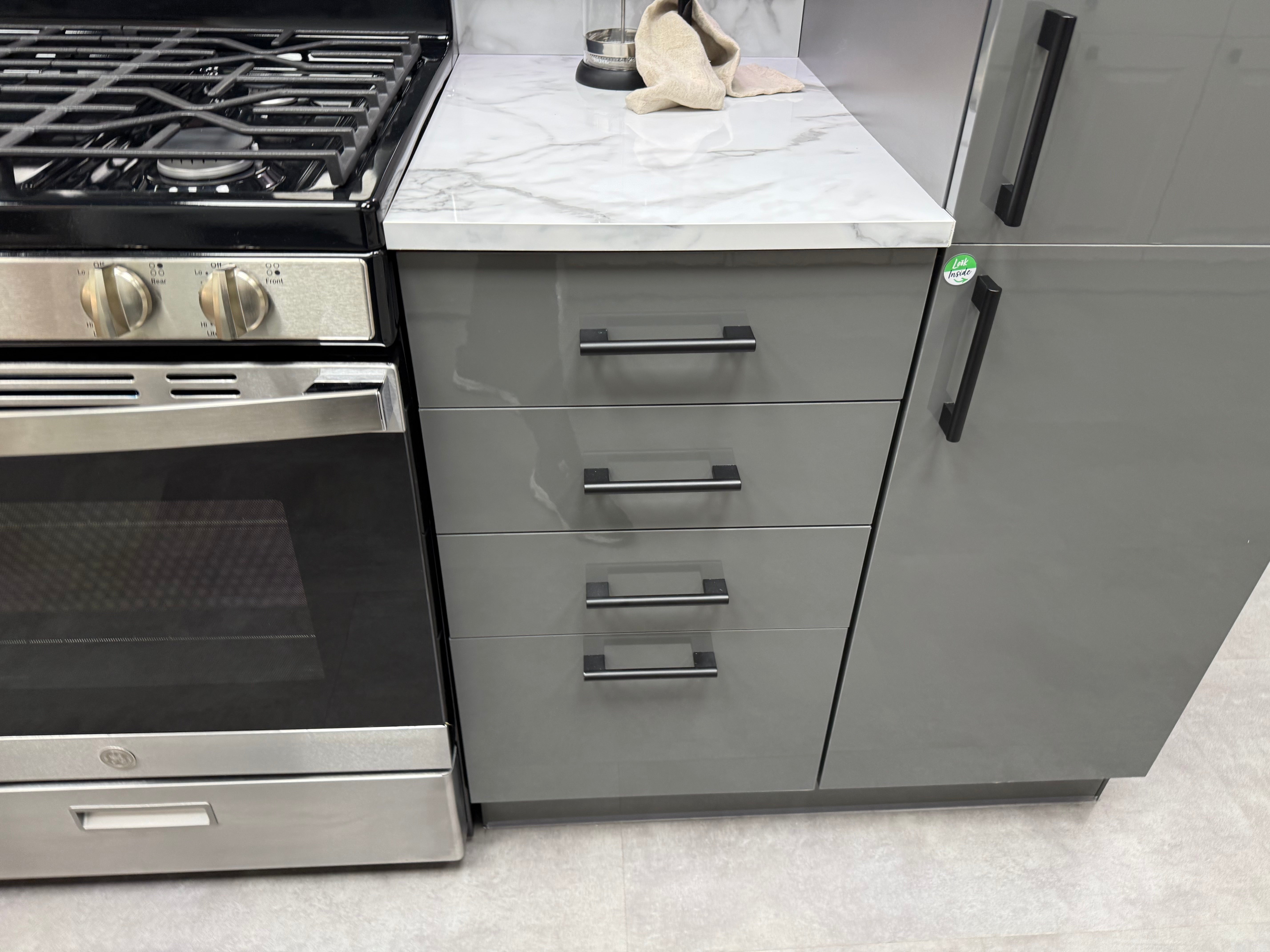 Wren Autograph Lava Gray Gloss Kitchen Wall