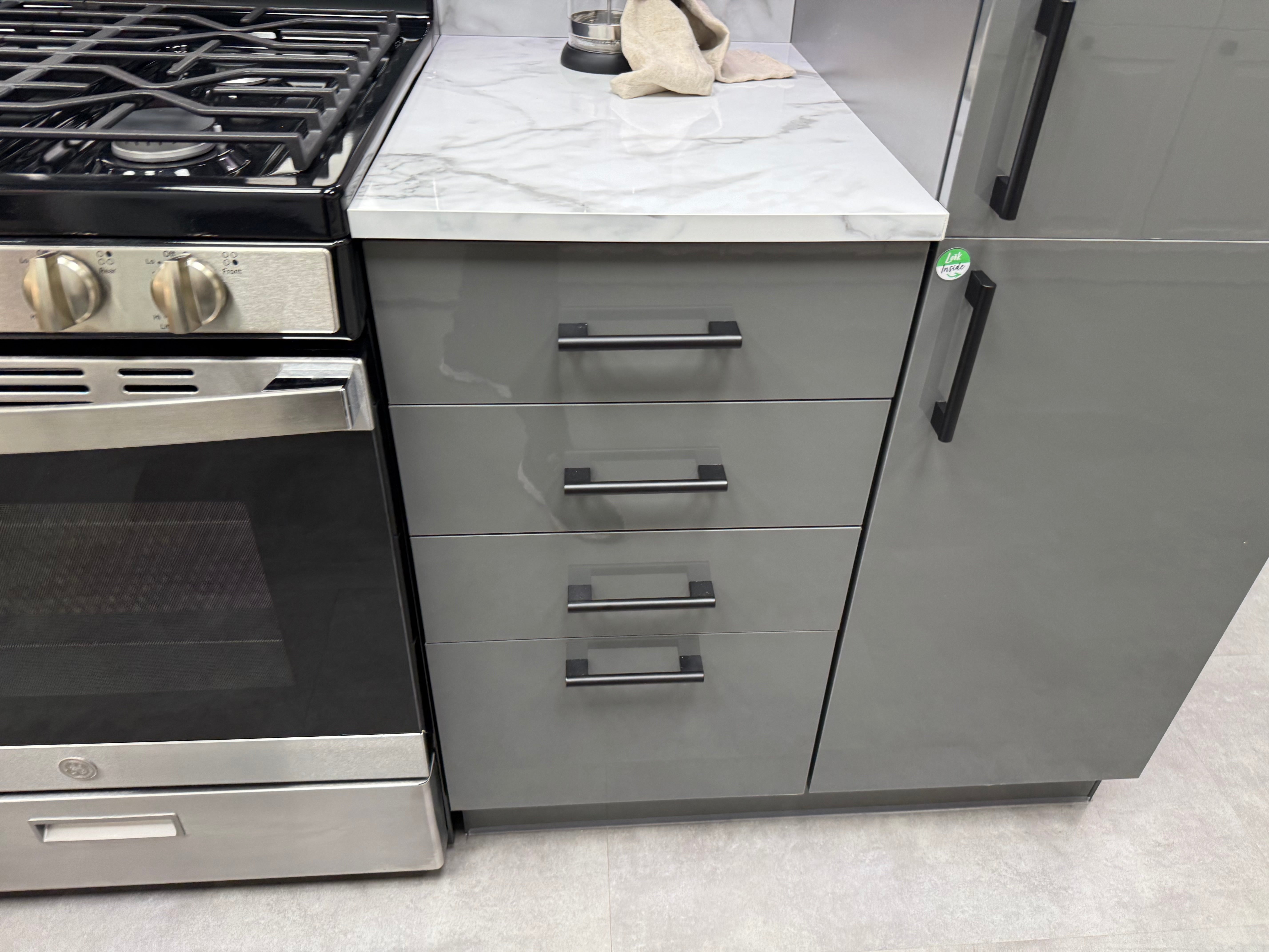 Wren Autograph Lava Gray Gloss Kitchen Wall