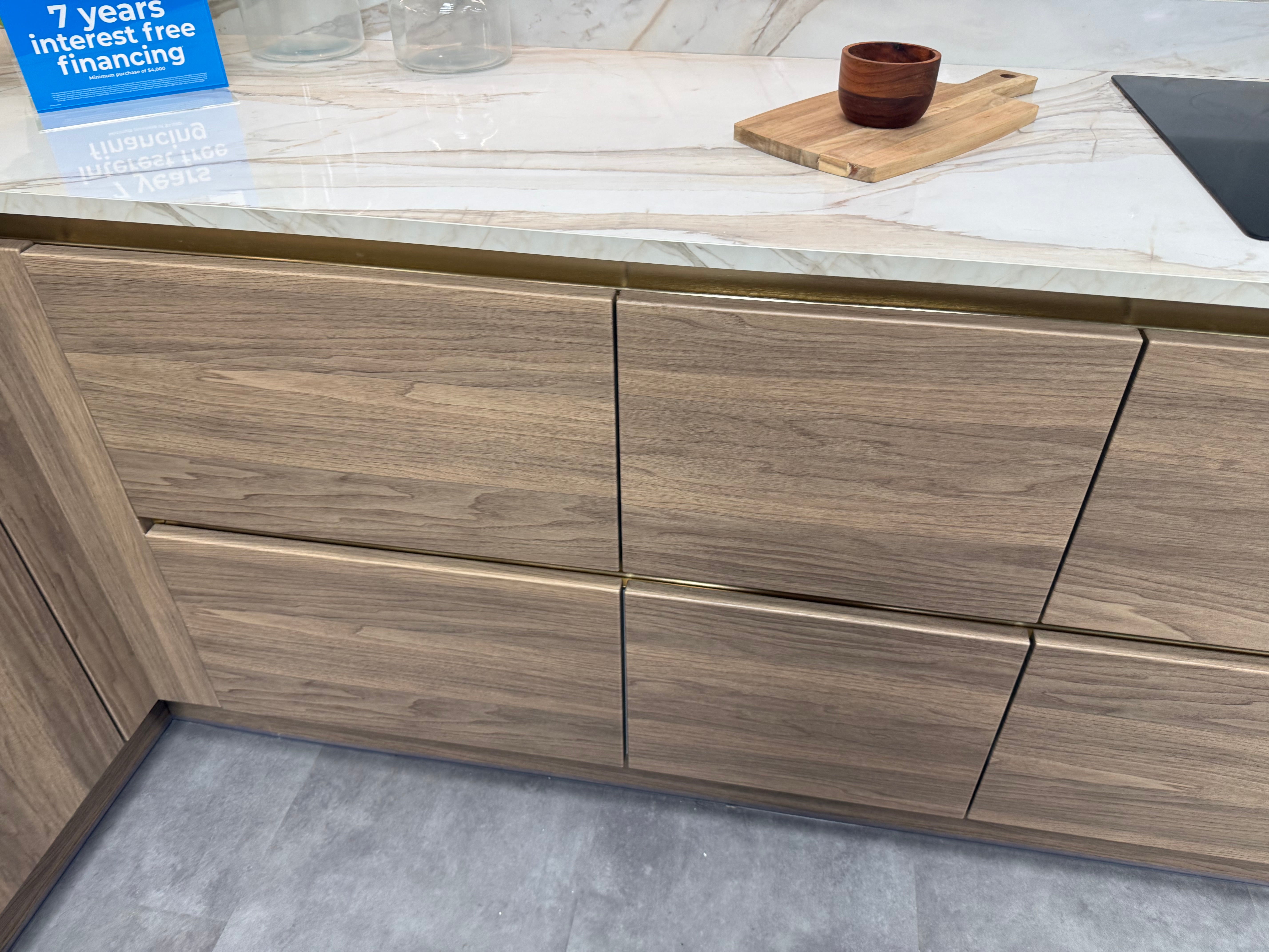 Wren Milano Ultra & Contour Juratek Montana Oak Grain & Gardenia Gloss Kitchen