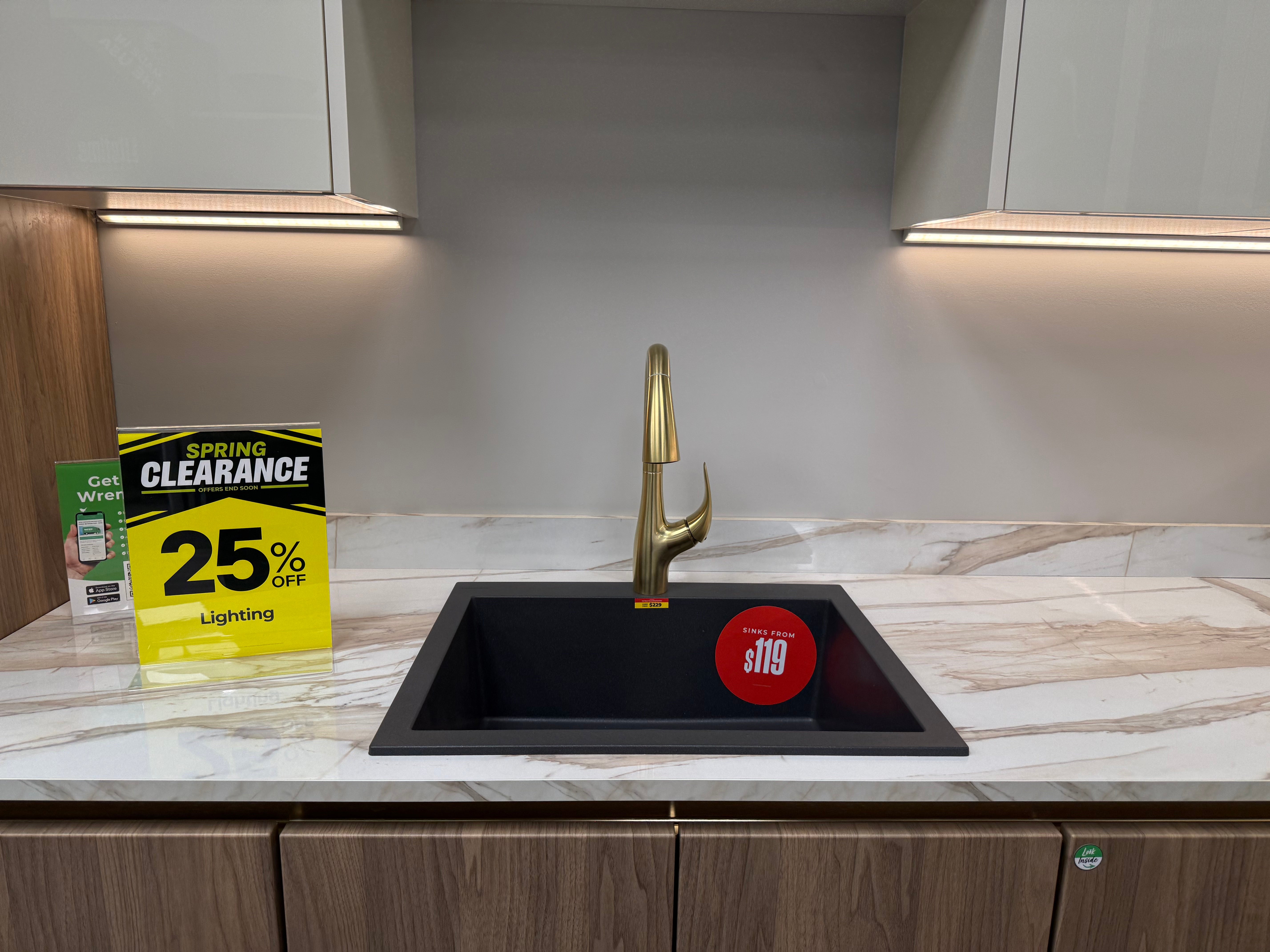 Wren Milano Ultra & Contour Juratek Montana Oak Grain & Gardenia Gloss Kitchen