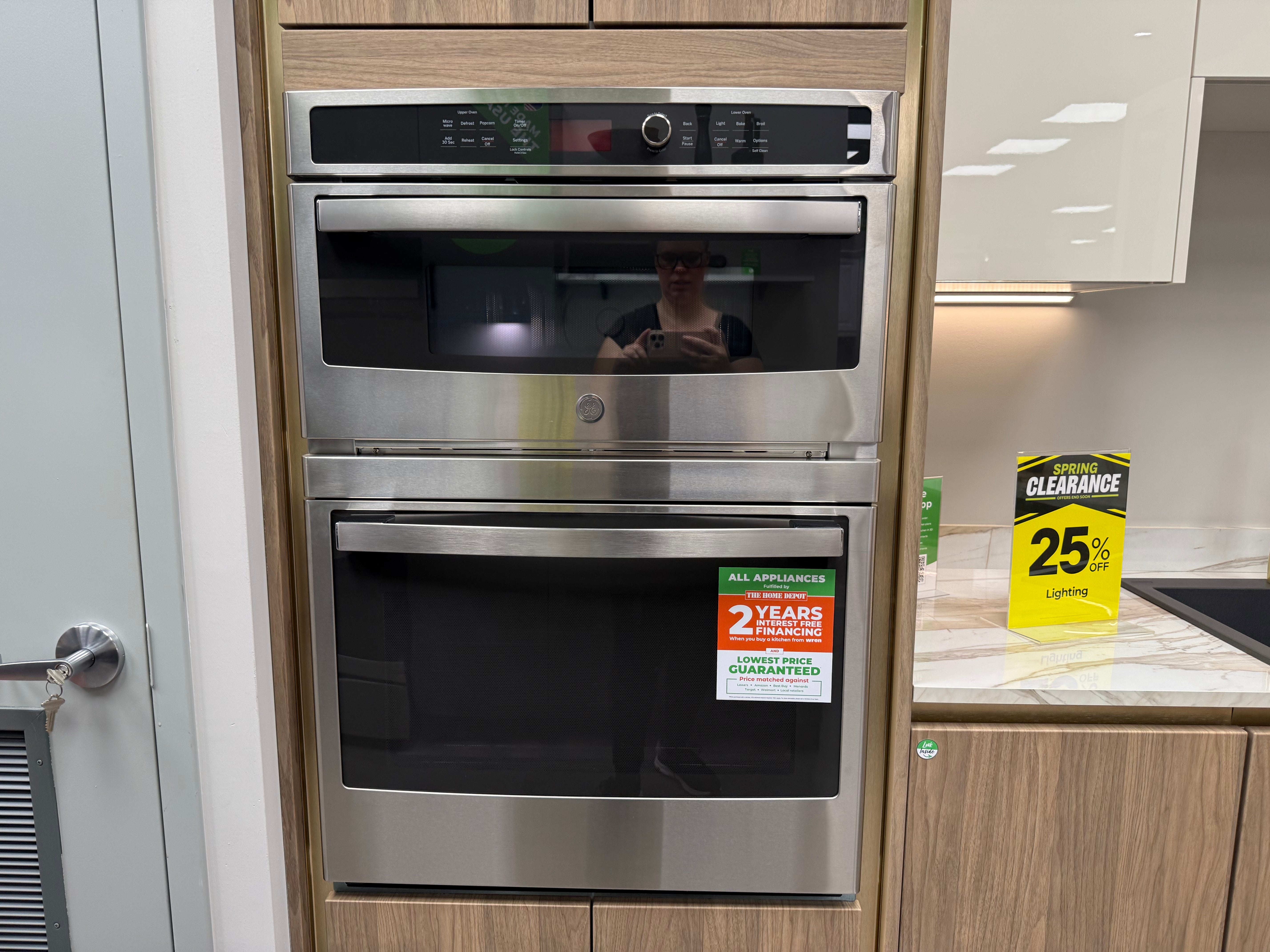 Wren Milano Ultra & Contour Juratek Montana Oak Grain & Gardenia Gloss Kitchen