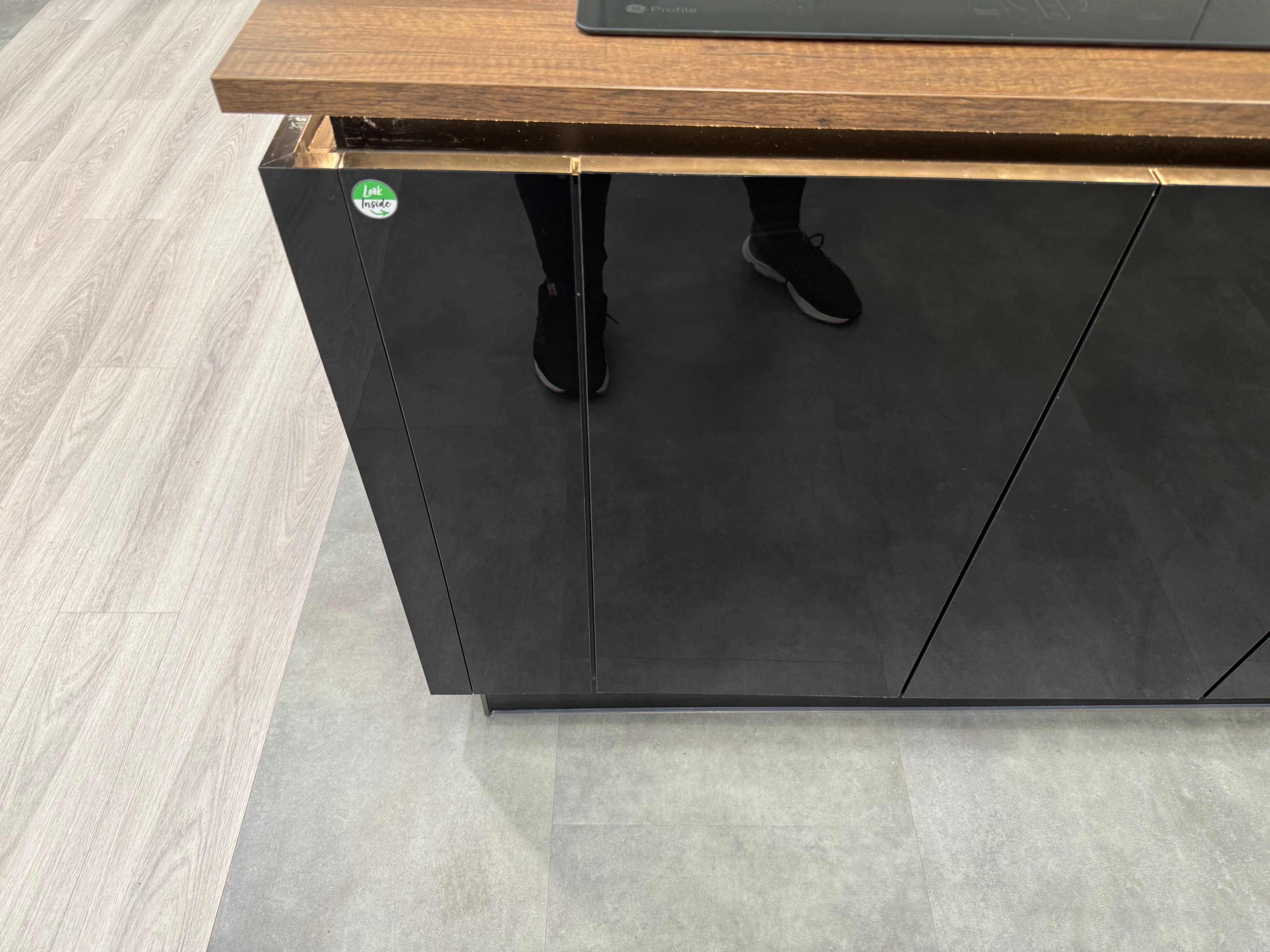 Wren Milano Ultra Nero Gloss Kitchen Wall