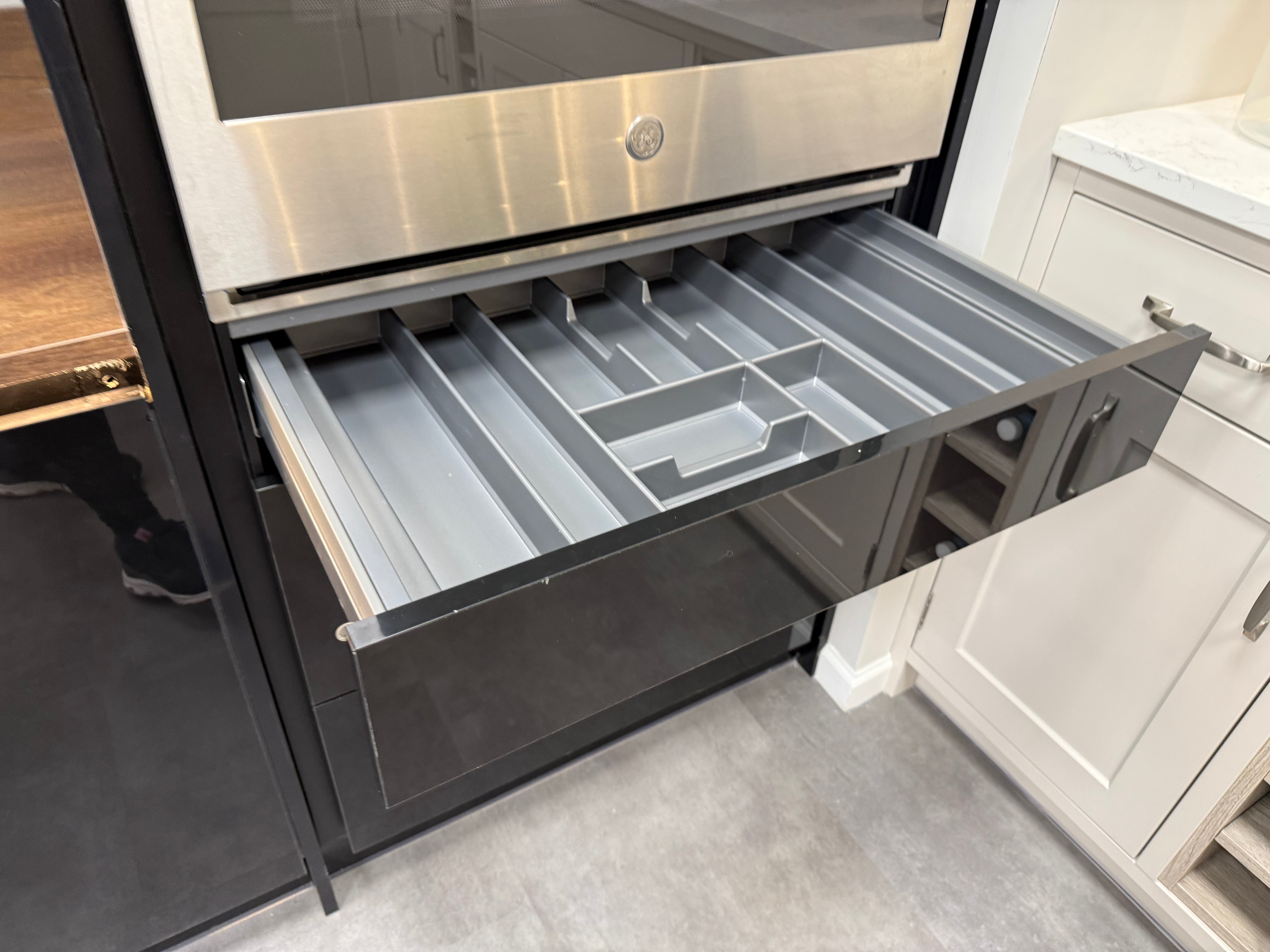 Wren Milano Ultra Nero Gloss Kitchen Wall