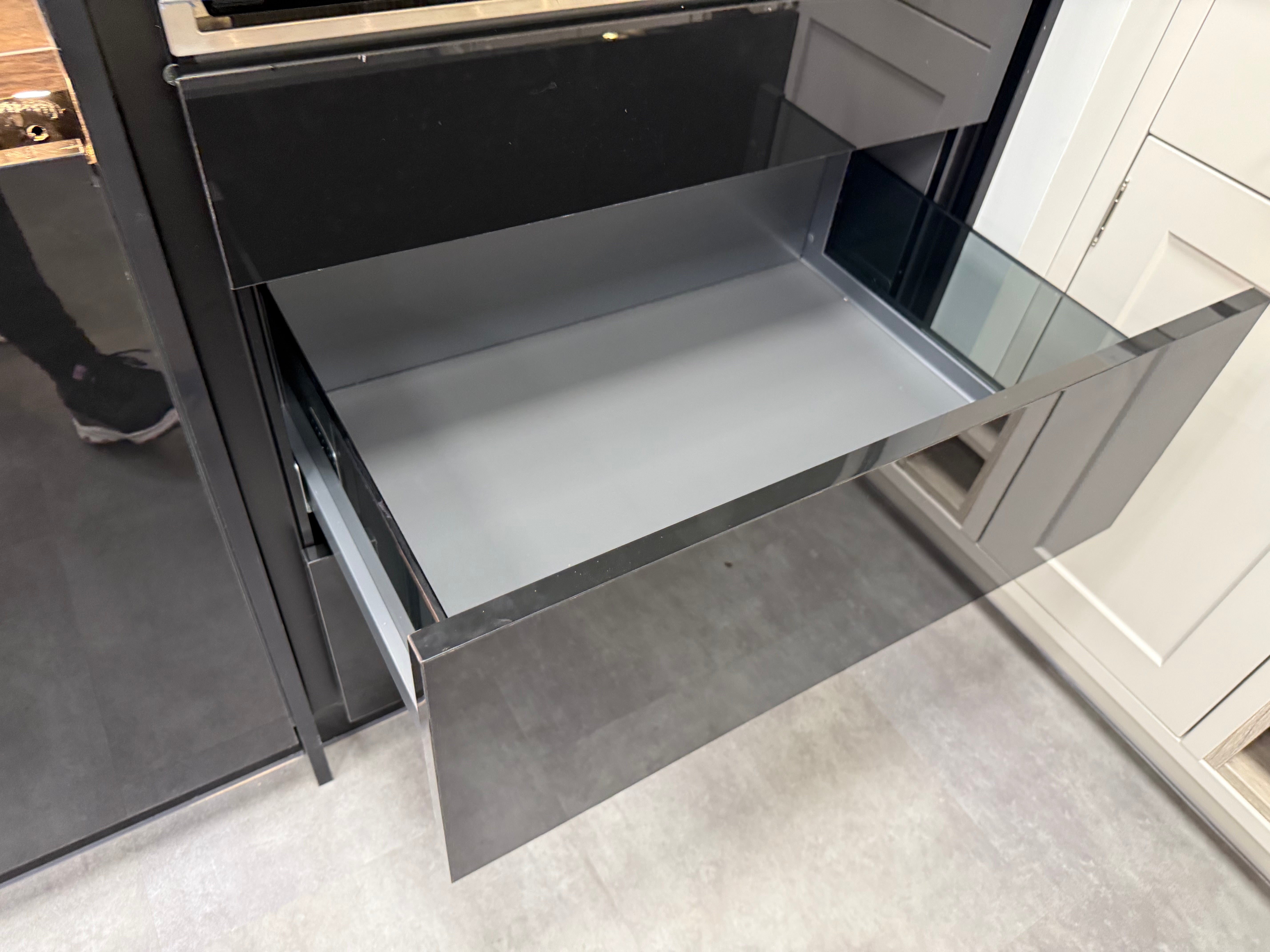 Wren Milano Ultra Nero Gloss Kitchen Wall