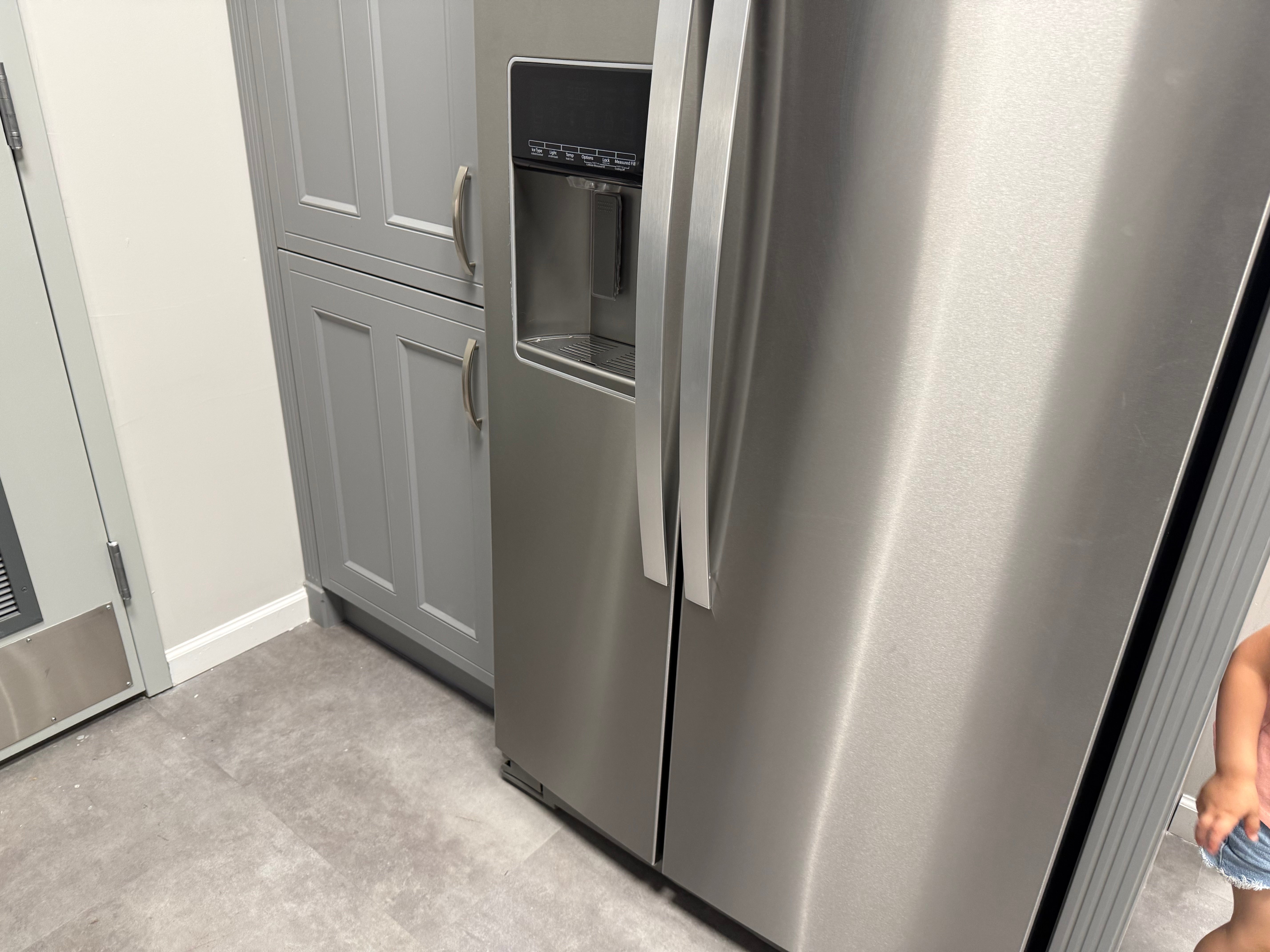 Wren Country Juratek Dove Gray Matte Kitchen