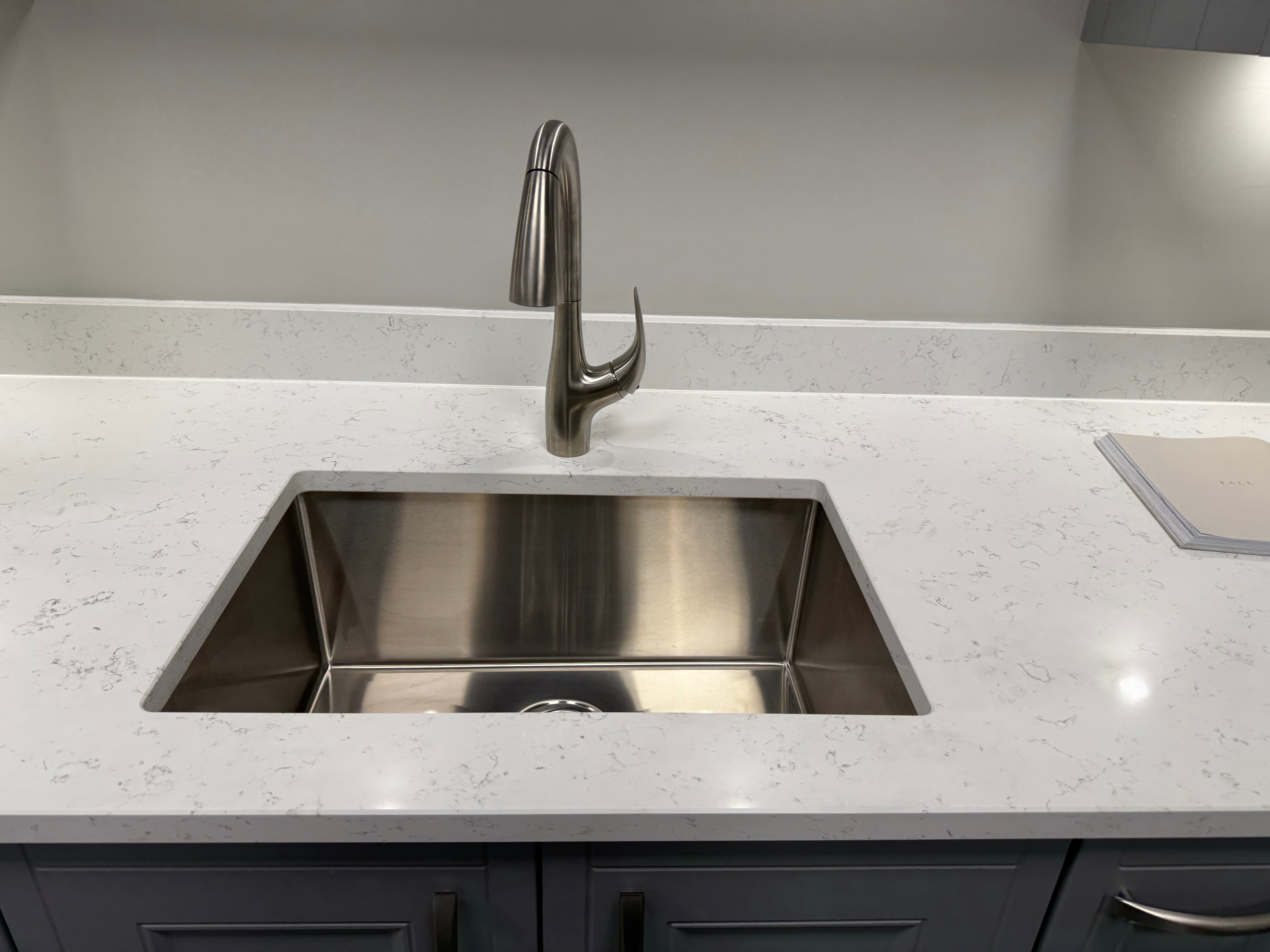 Wren Country Juratek Dove Gray Matte Kitchen