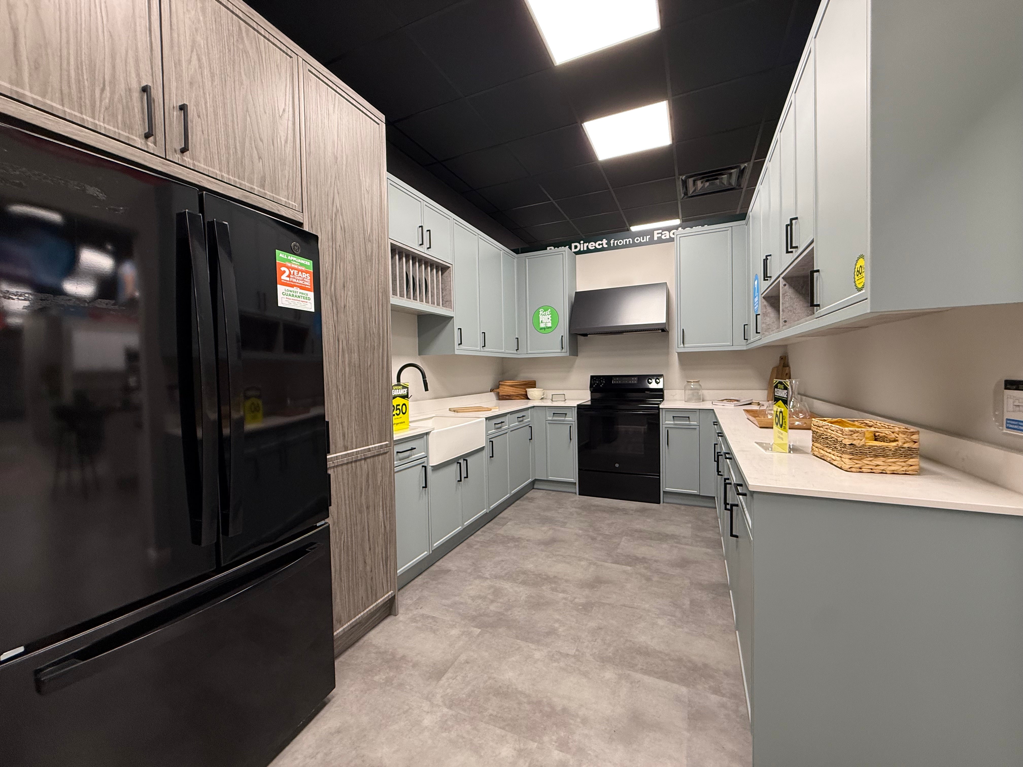Wren Shaker Super Slim Juratek Cloud Blue Matte & Manhattan Oak Grain Kitchen