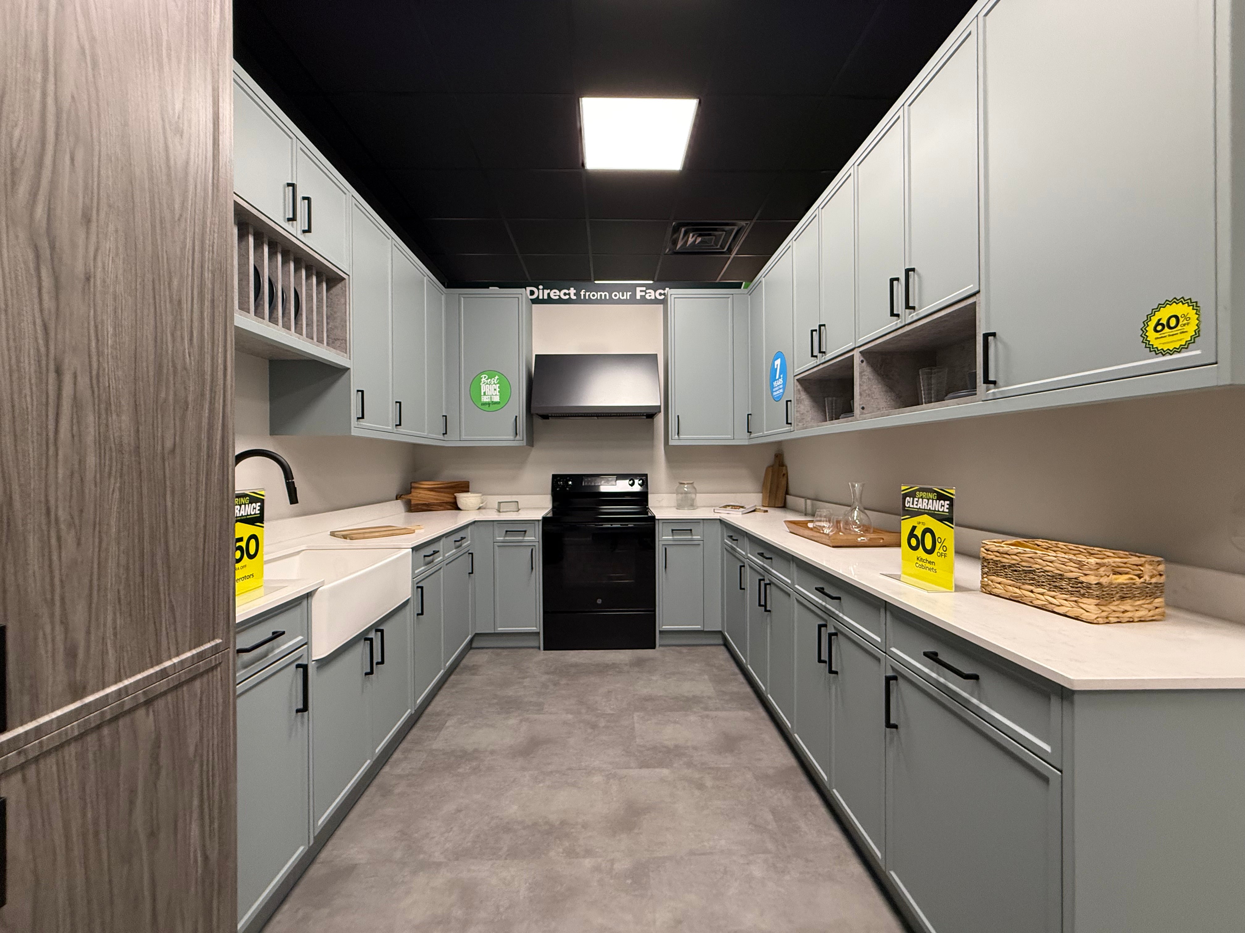 Wren Shaker Super Slim Juratek Cloud Blue Matte & Manhattan Oak Grain Kitchen