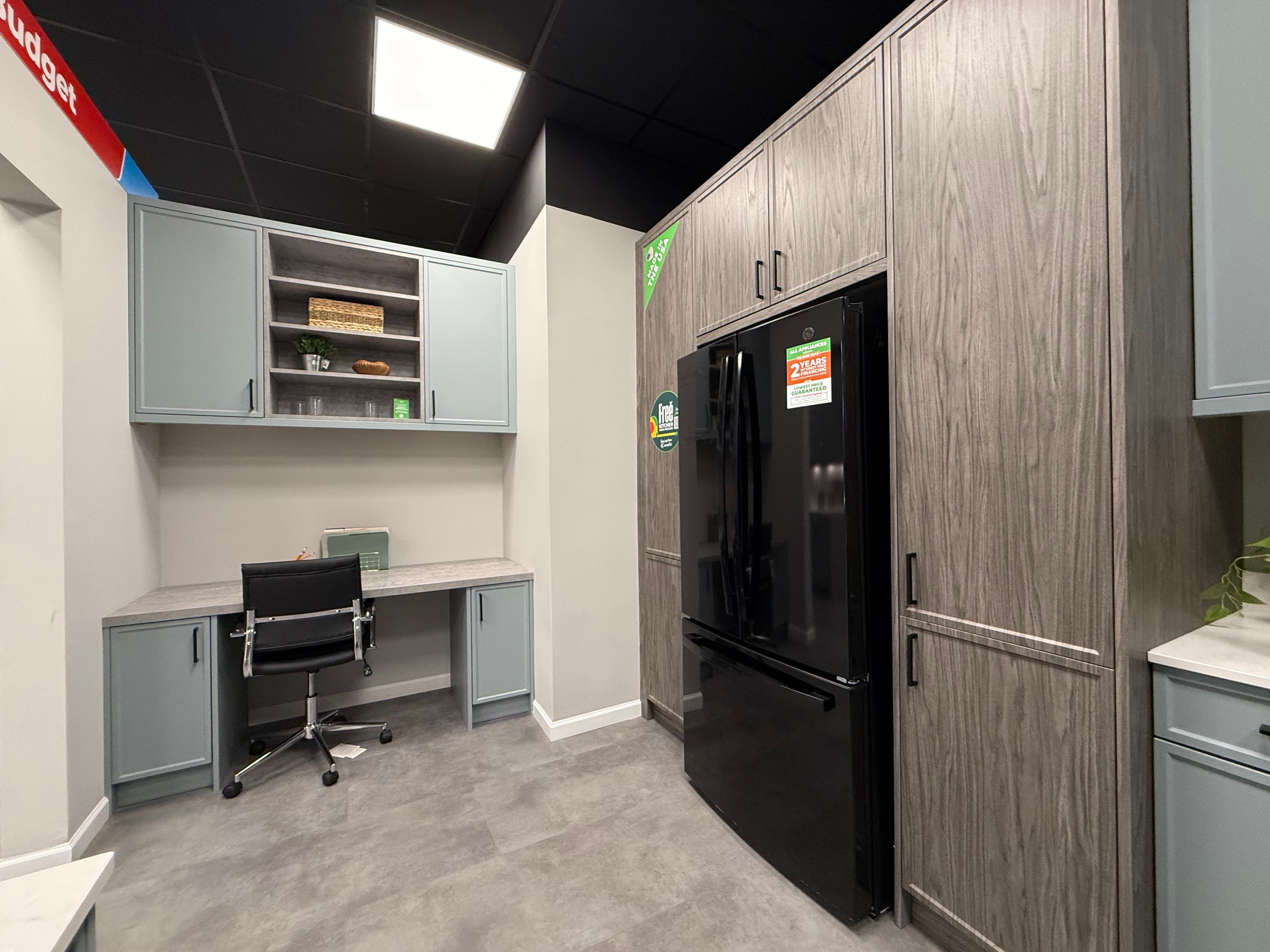Wren Shaker Super Slim Juratek Cloud Blue Matte & Manhattan Oak Grain Kitchen