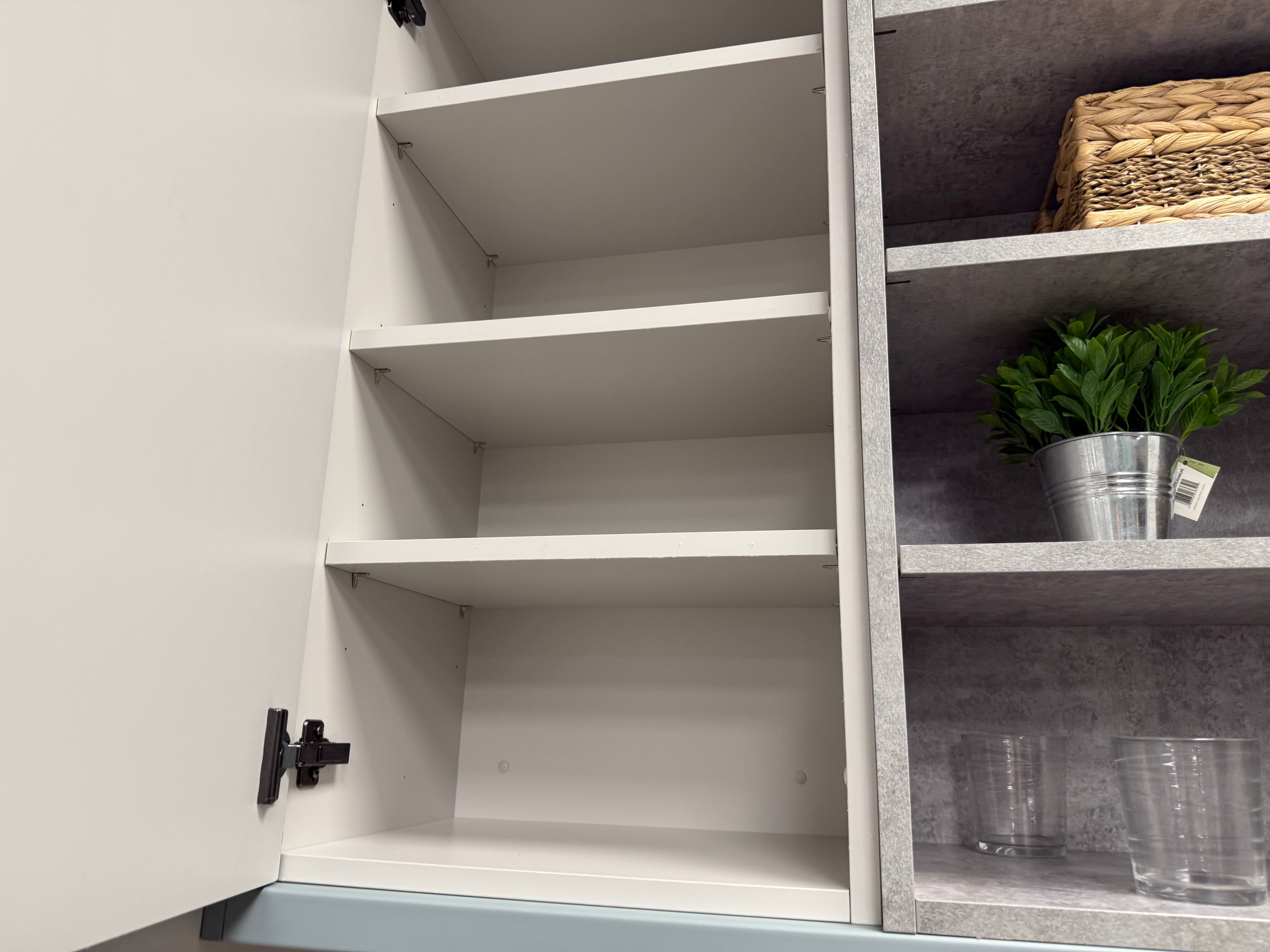 Wren Shaker Super Slim Juratek Cloud Blue Matte & Manhattan Oak Grain Kitchen
