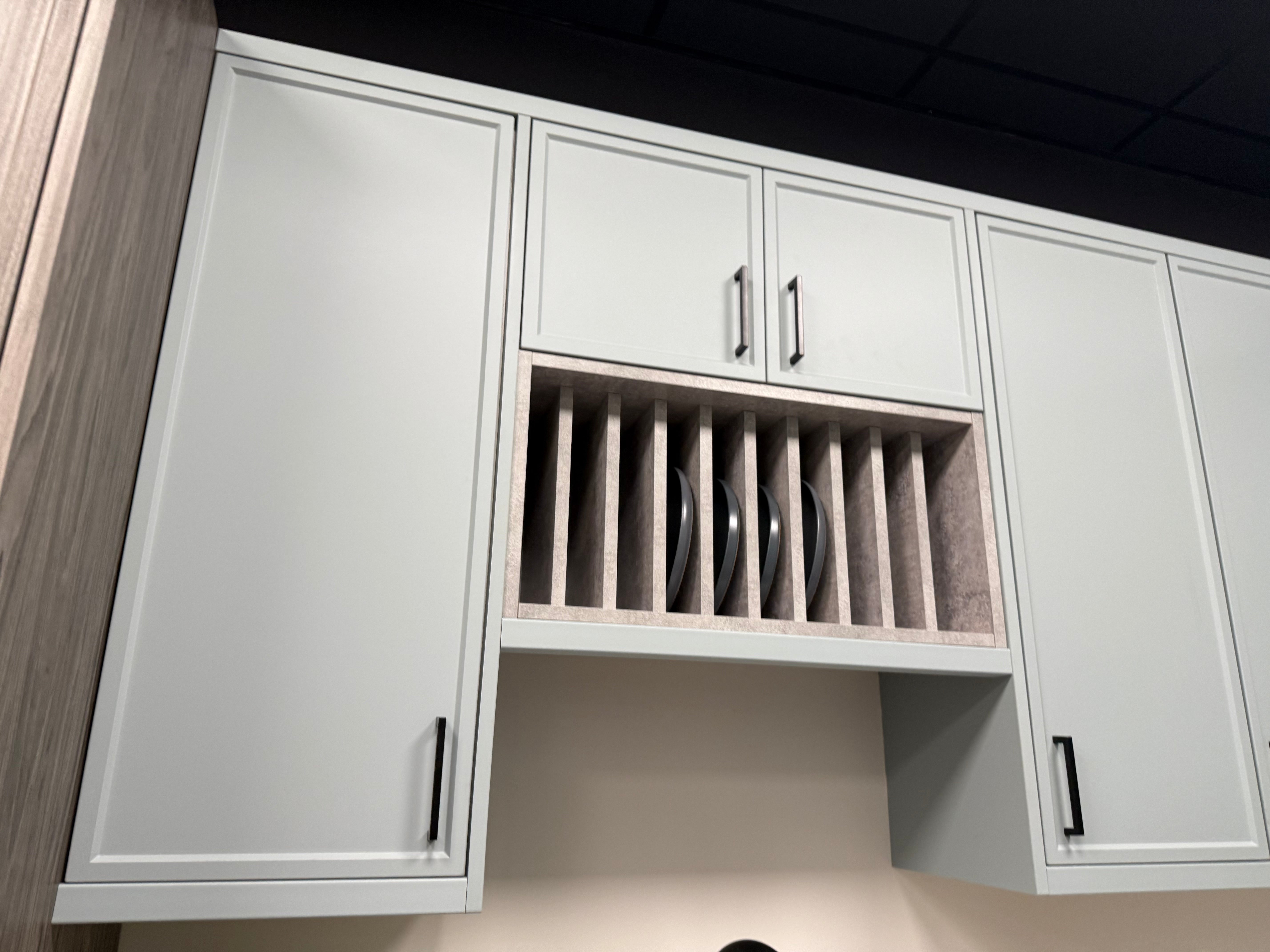 Wren Shaker Super Slim Juratek Cloud Blue Matte & Manhattan Oak Grain Kitchen