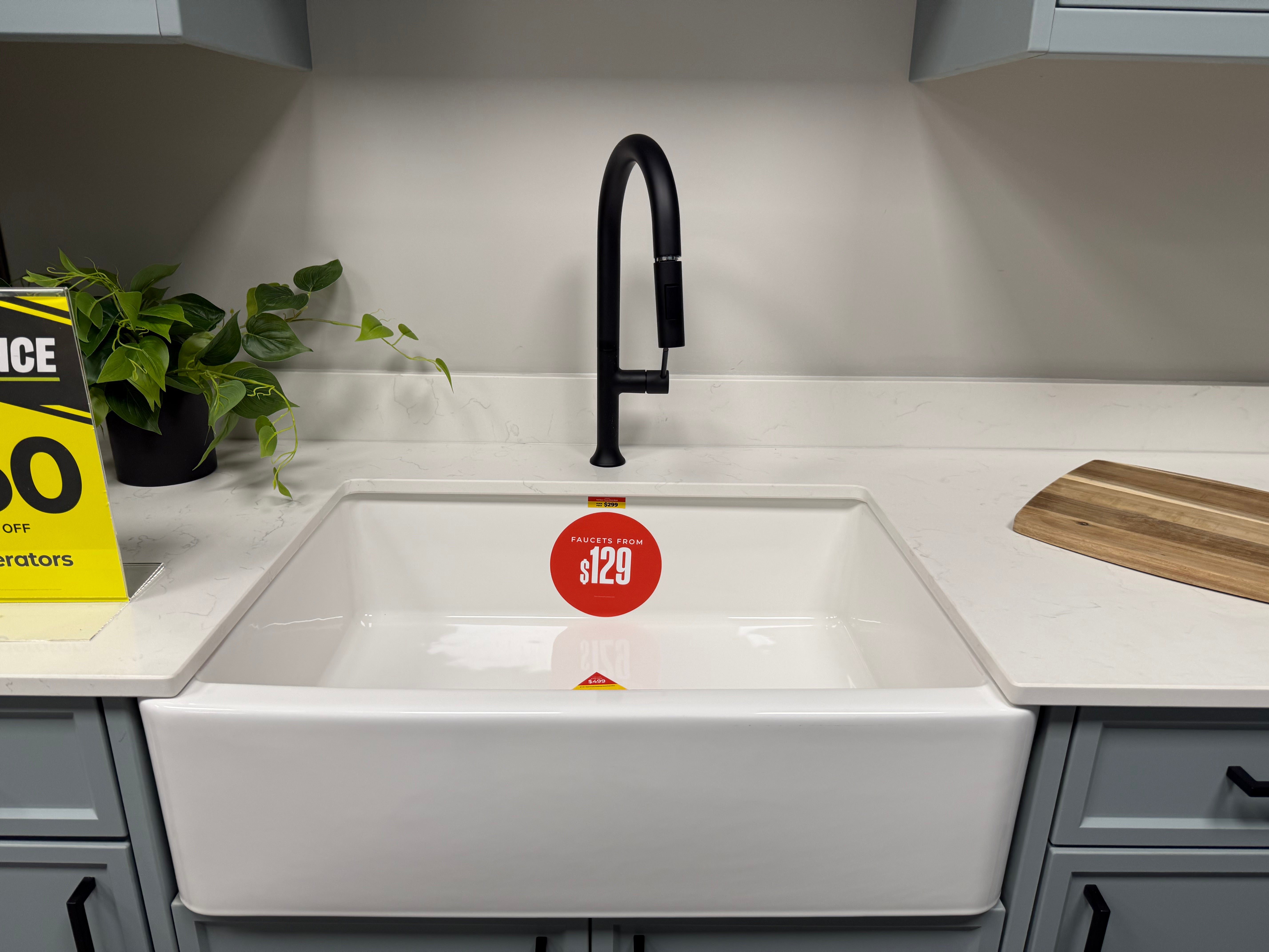 Wren Shaker Super Slim Juratek Cloud Blue Matte & Manhattan Oak Grain Kitchen