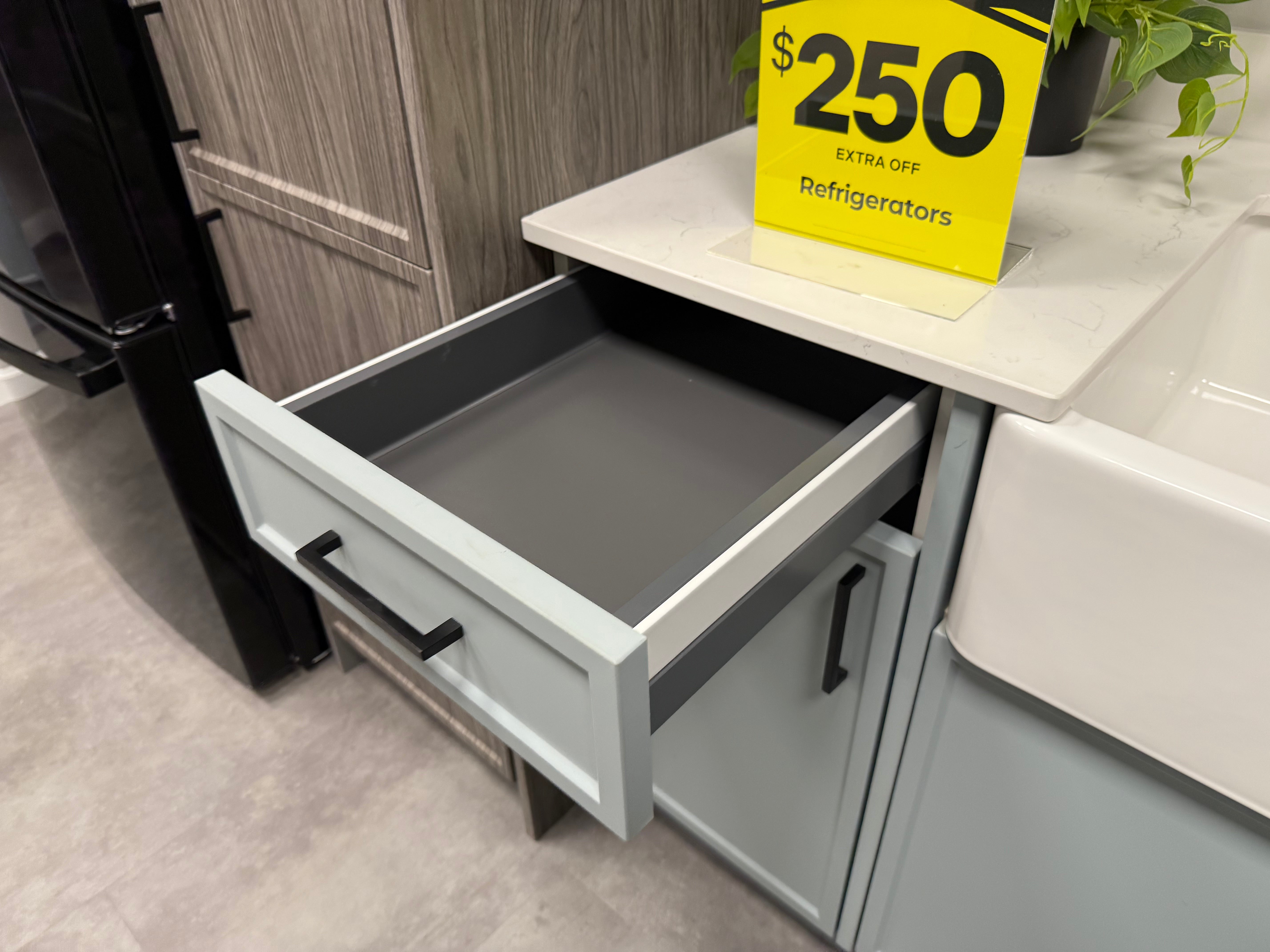 Wren Shaker Super Slim Juratek Cloud Blue Matte & Manhattan Oak Grain Kitchen