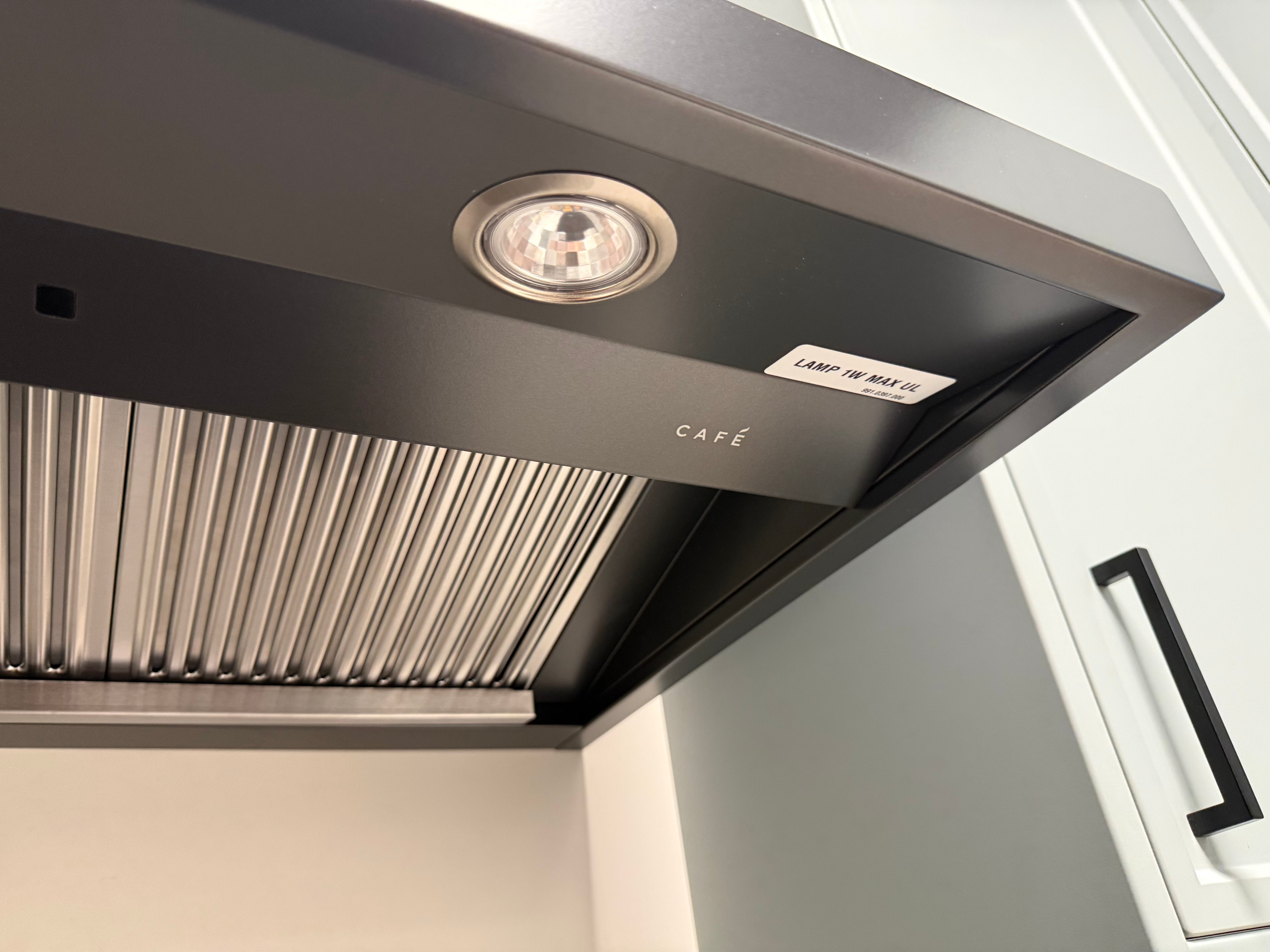 Wren Shaker Super Slim Juratek Cloud Blue Matte & Manhattan Oak Grain Kitchen