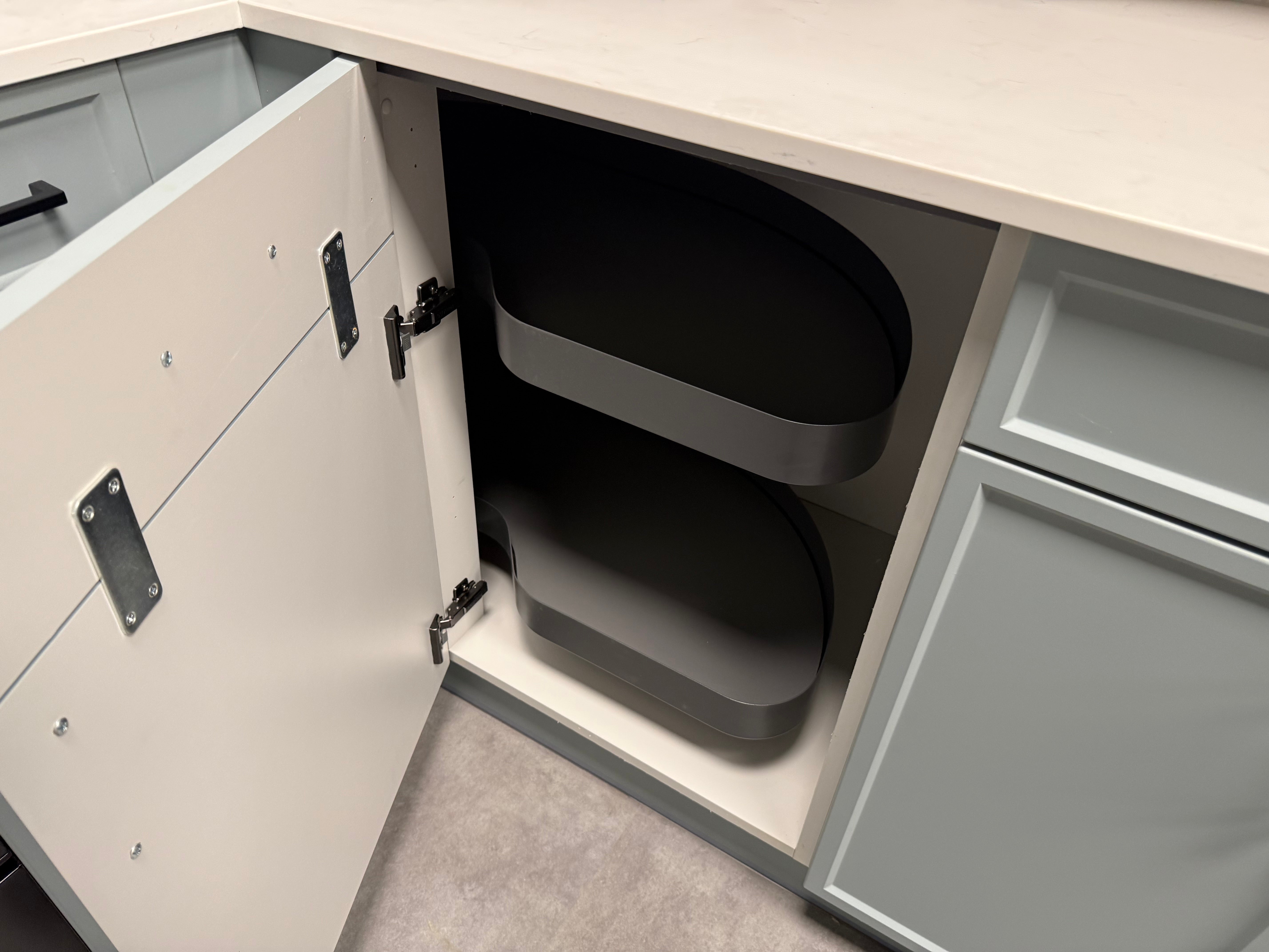 Wren Shaker Super Slim Juratek Cloud Blue Matte & Manhattan Oak Grain Kitchen