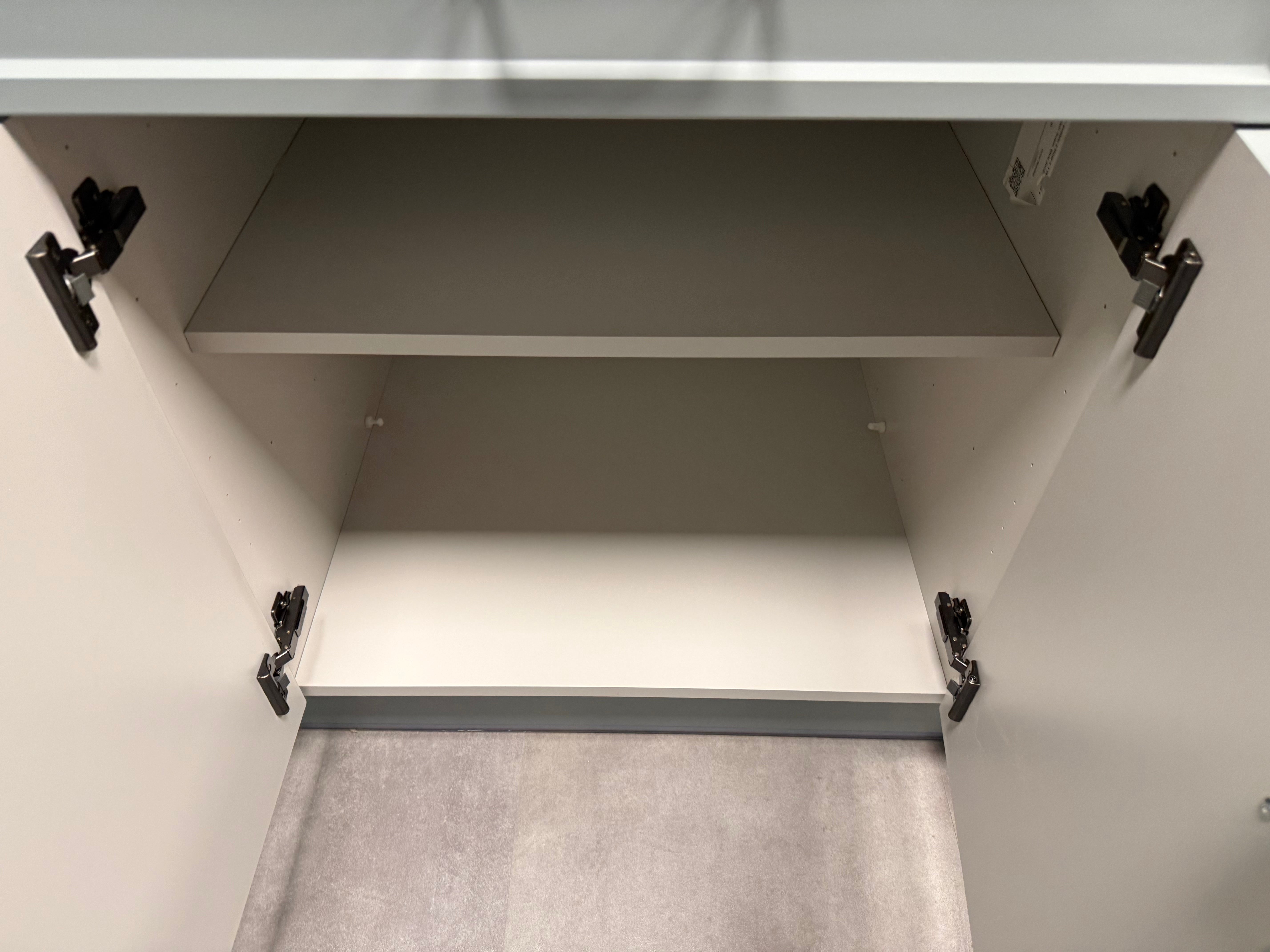 Wren Shaker Super Slim Juratek Cloud Blue Matte & Manhattan Oak Grain Kitchen