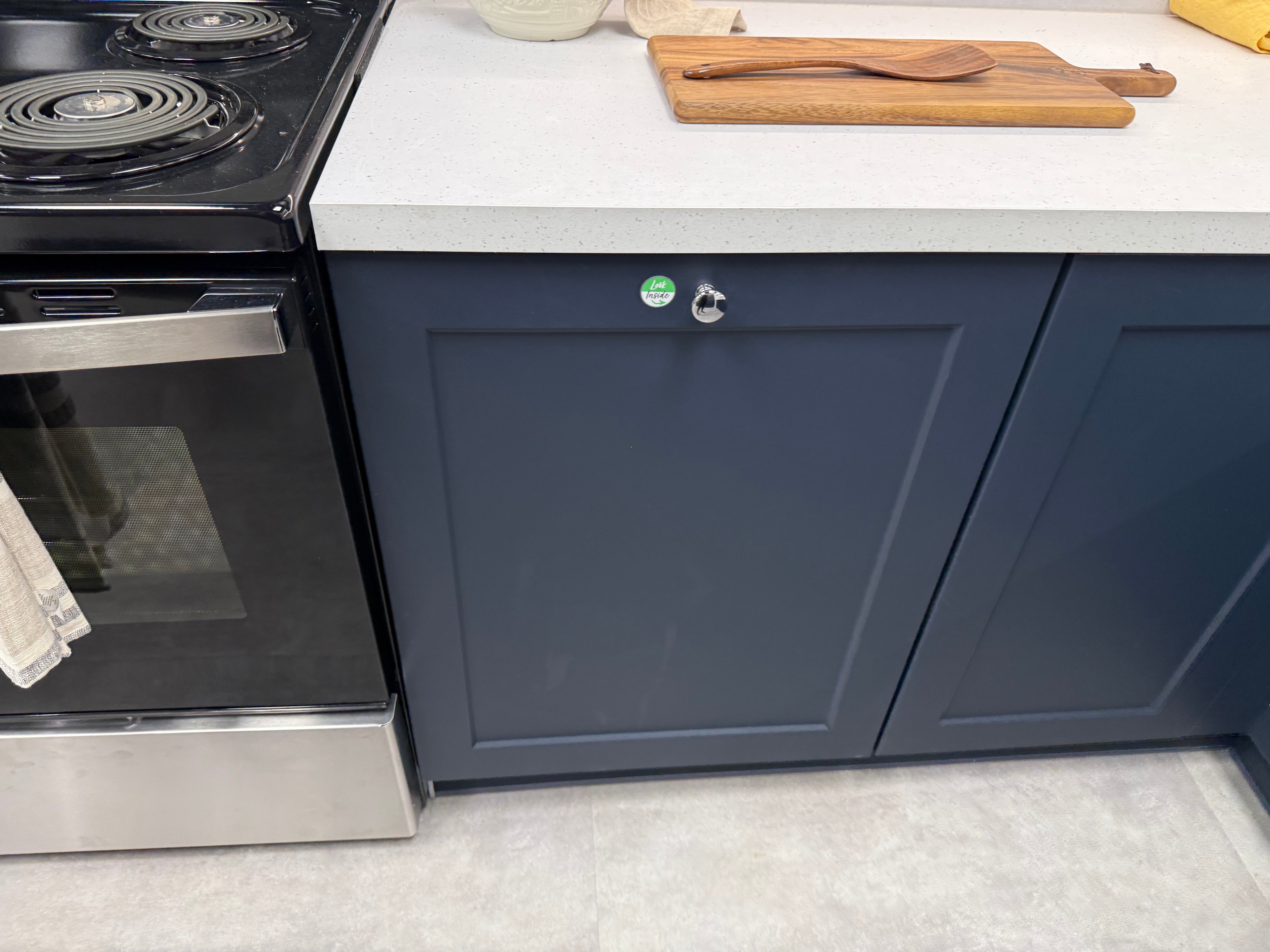 Wren Shaker Chelsea Navy Blue Matte Kitchen