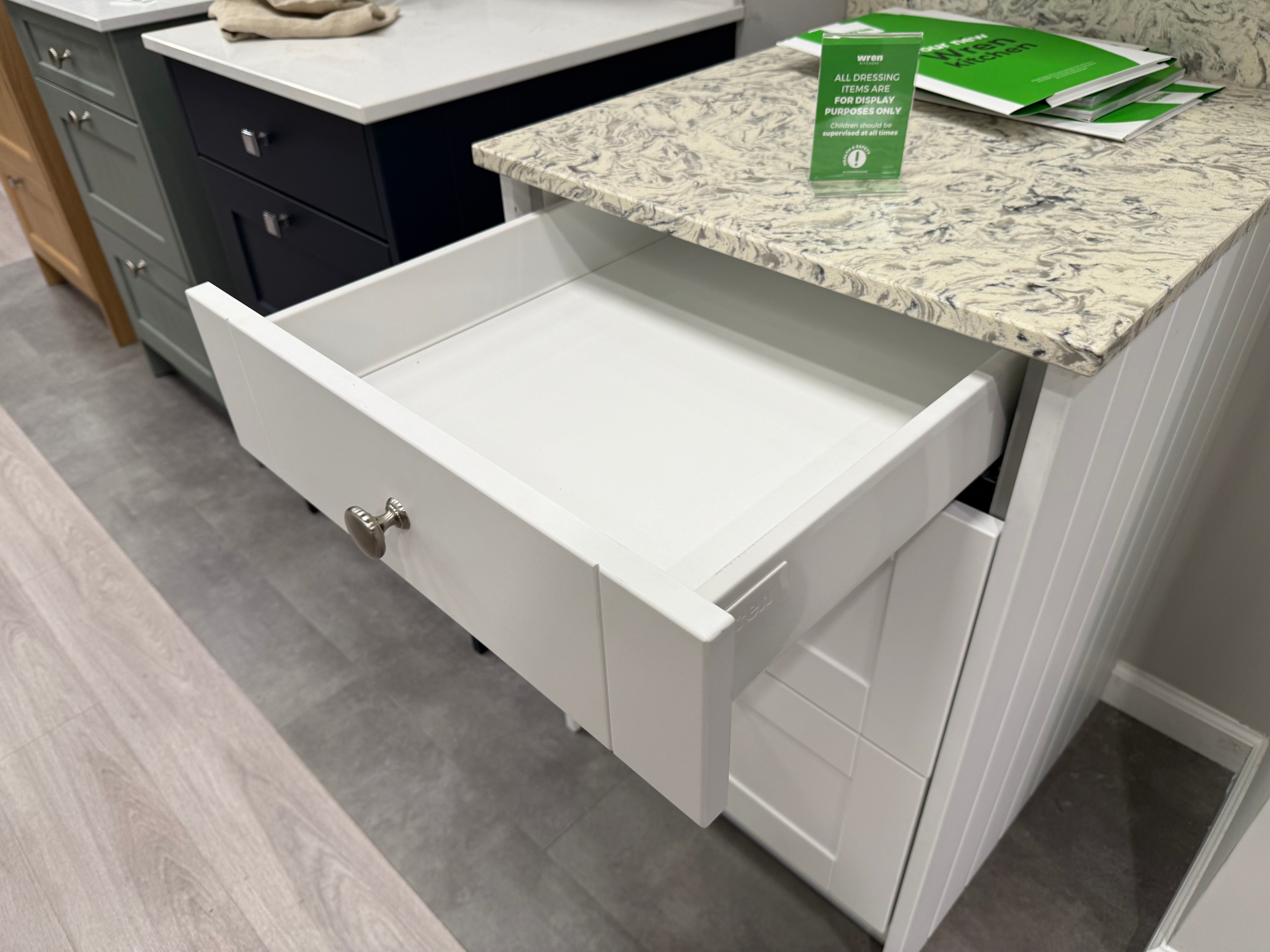 Shaker Classic Matte White Base and Upper Cabinets