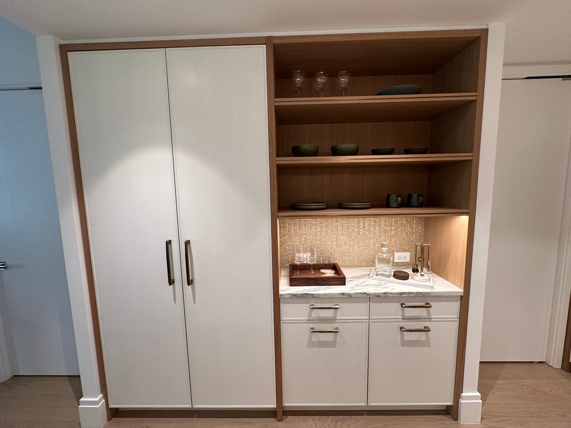 Smallbone Transitional White Oak Kitchen with Island - Cabinetry Only - New in Box