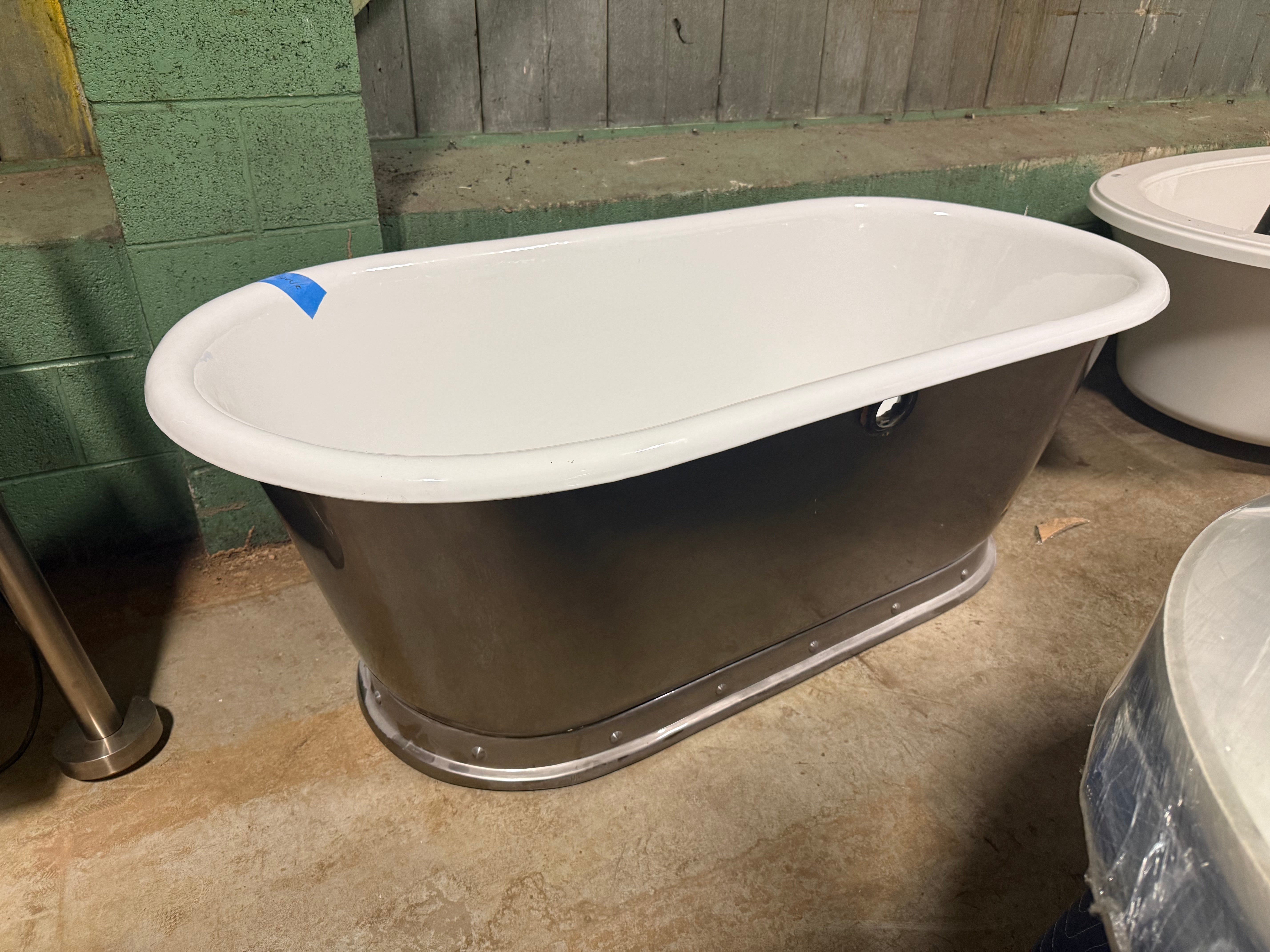Luxury modern metal bathtub with mirror polish and deep basin