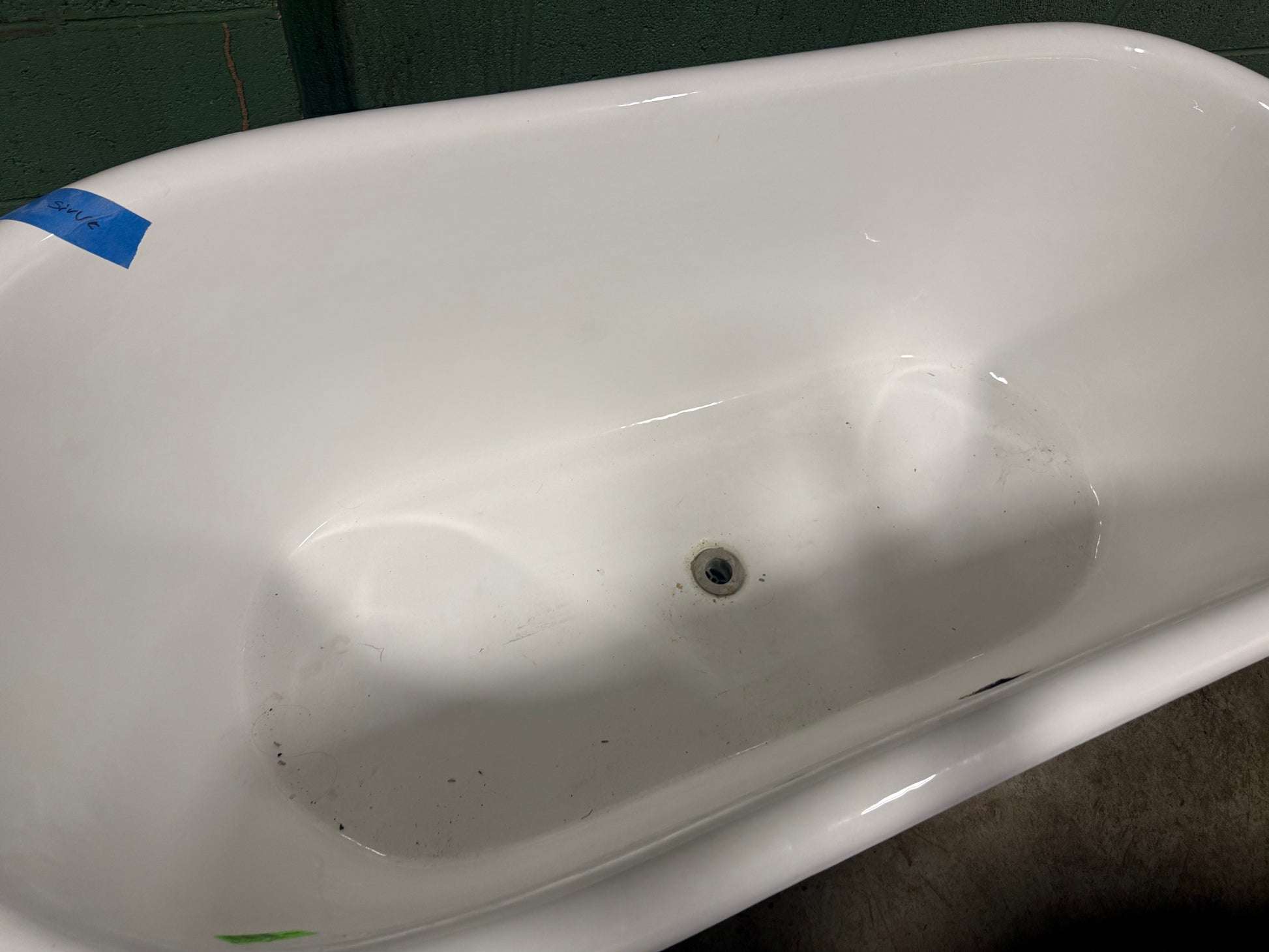 High-end architectural freestanding soaking tub for contemporary master bathrooms