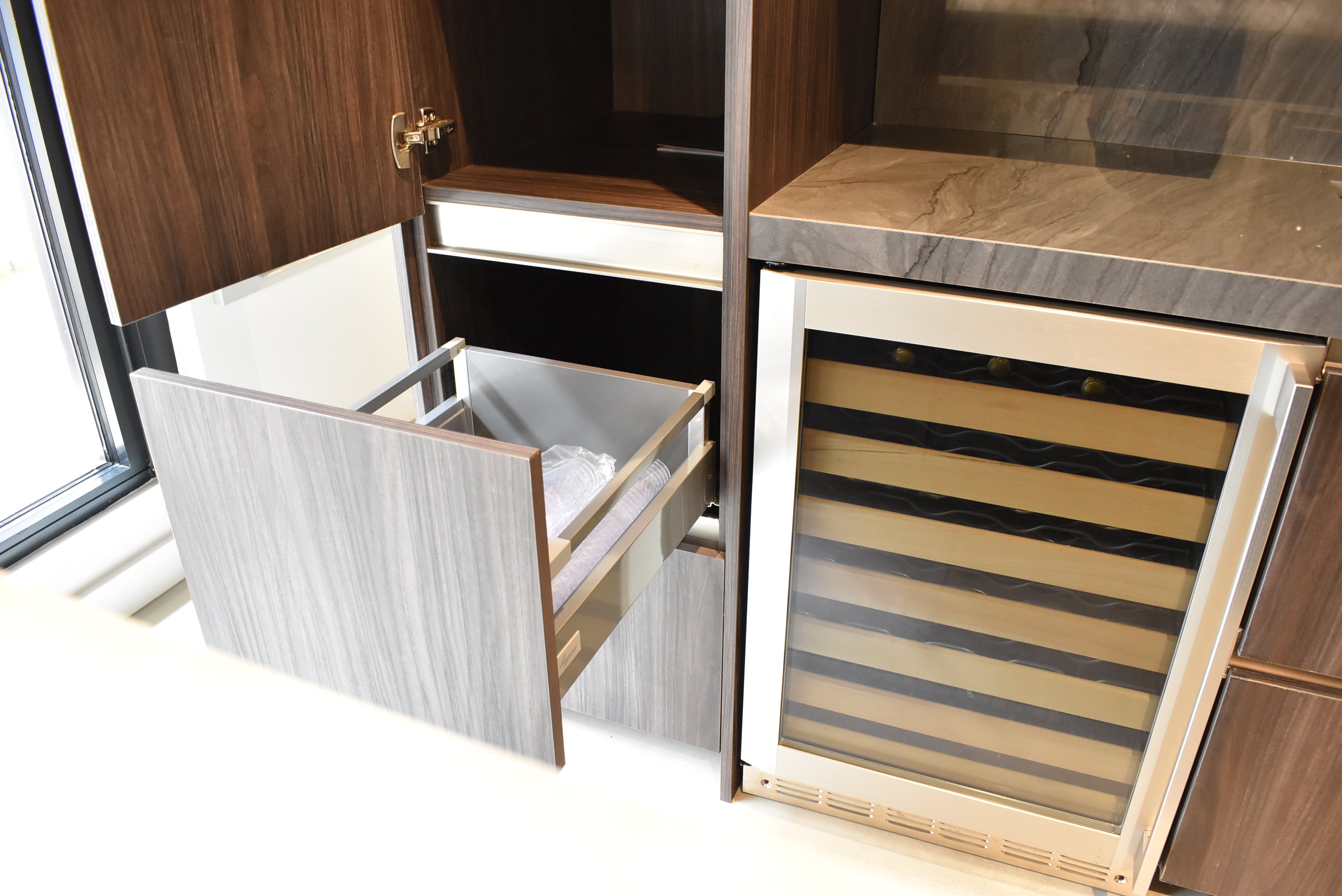 Azzurri Casa Modern Wood Paneled Wet Wine Bar with Wine Wall and Onyx Countertops