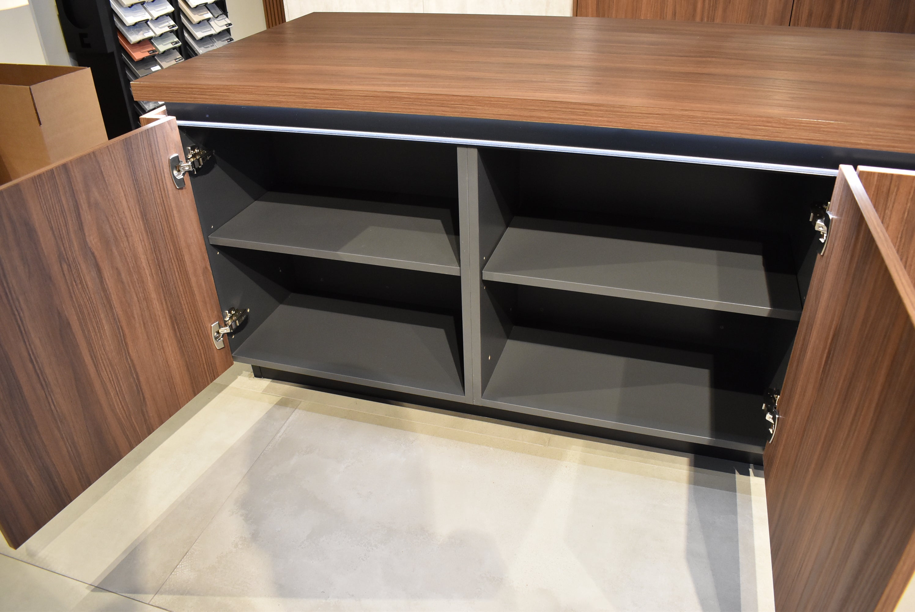 Azzurri Casa Dubai Style Modern Kitchen with Dekton Countertops and Monogram Appliances