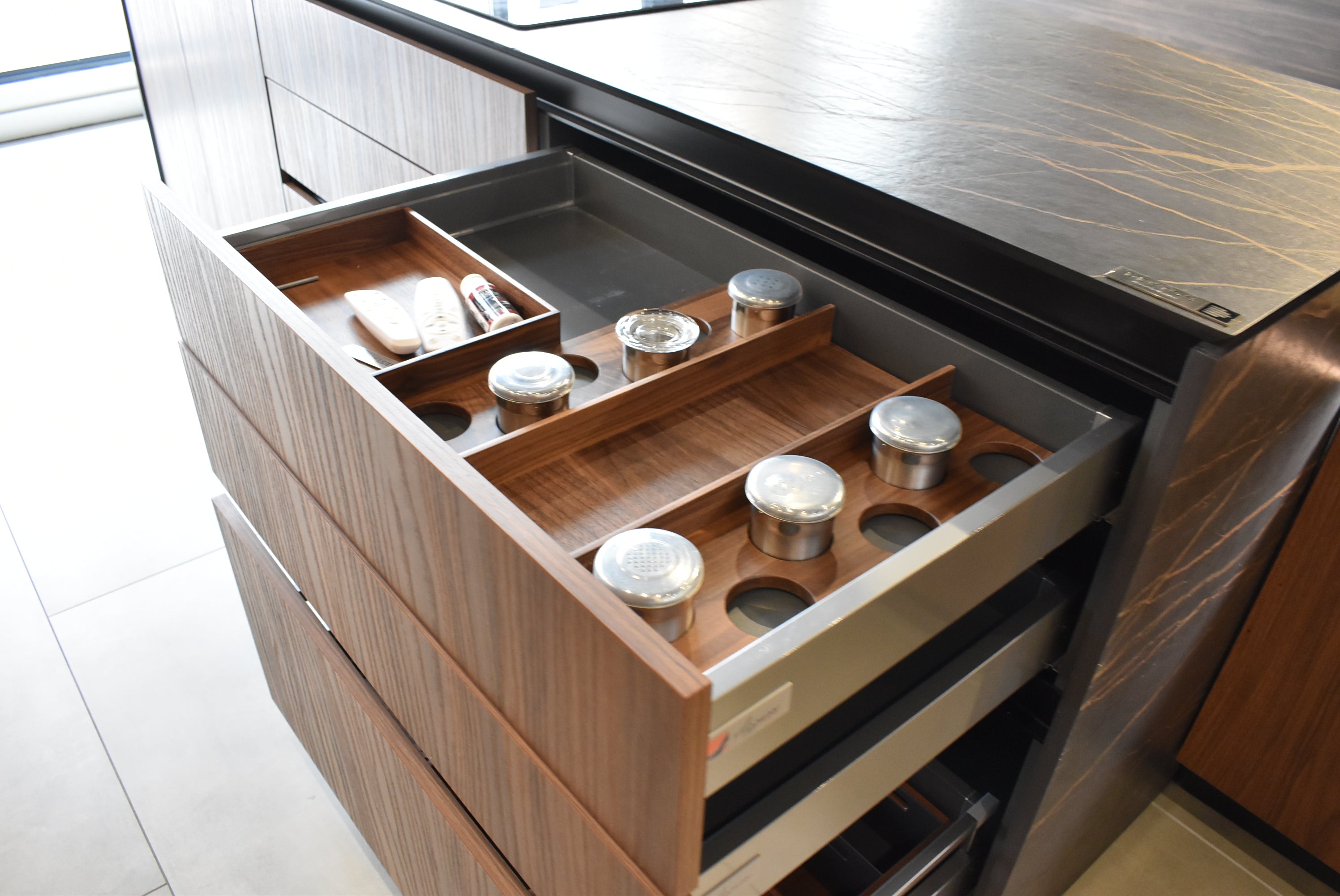 Azzurri Casa Dubai Style Modern Kitchen with Dekton Countertops and Monogram Appliances