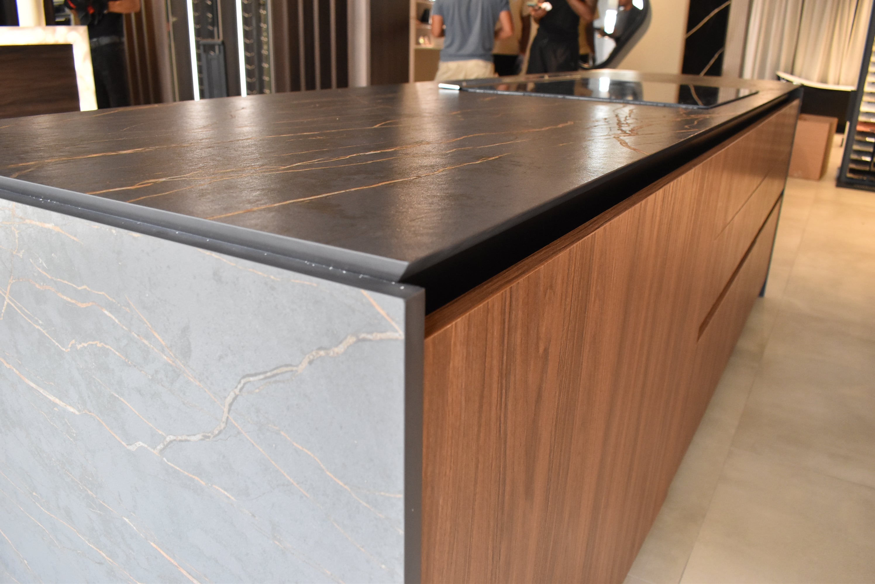 Azzurri Casa Dubai Style Modern Kitchen with Dekton Countertops and Monogram Appliances