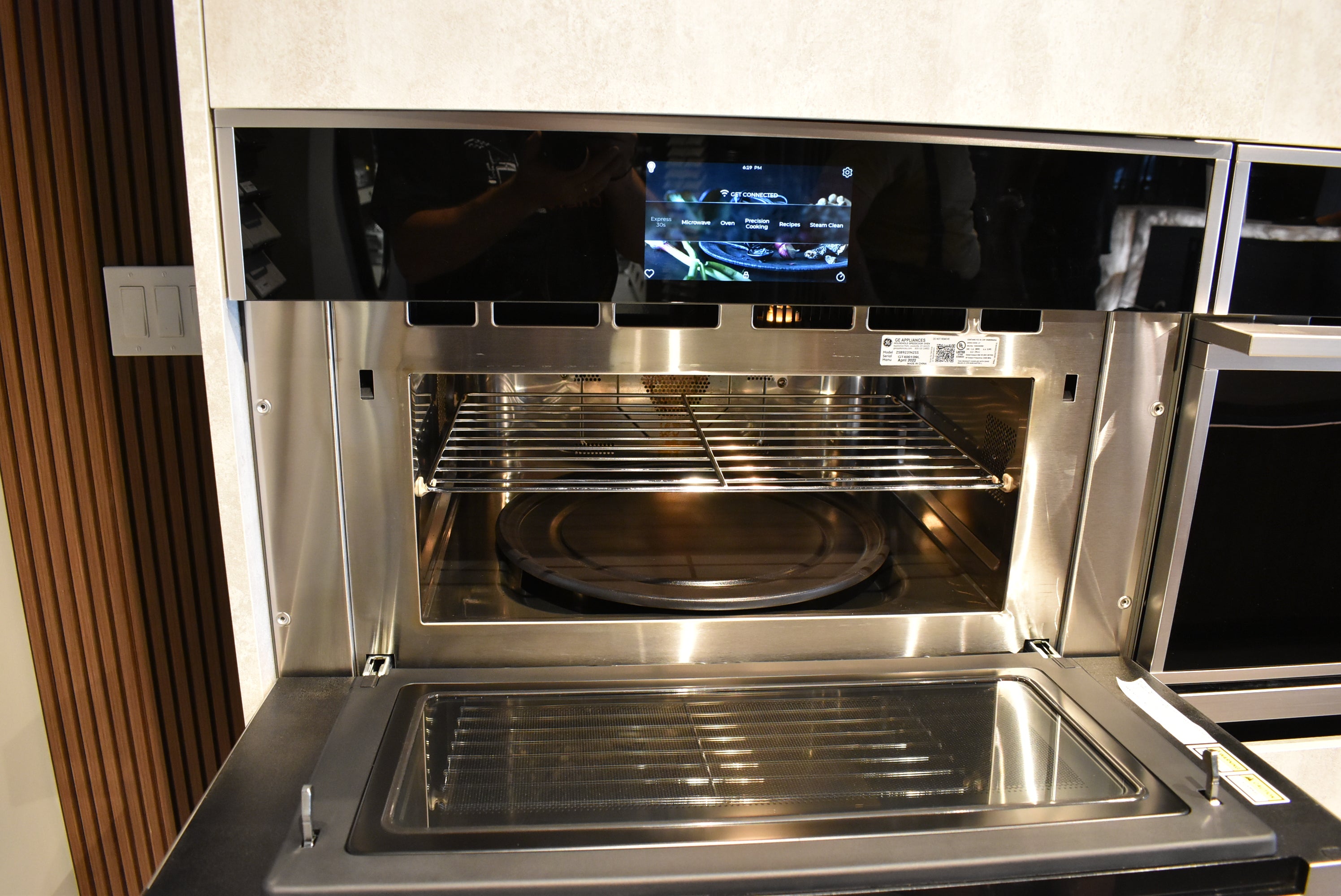 Azzurri Casa Dubai Style Modern Kitchen with Dekton Countertops and Monogram Appliances