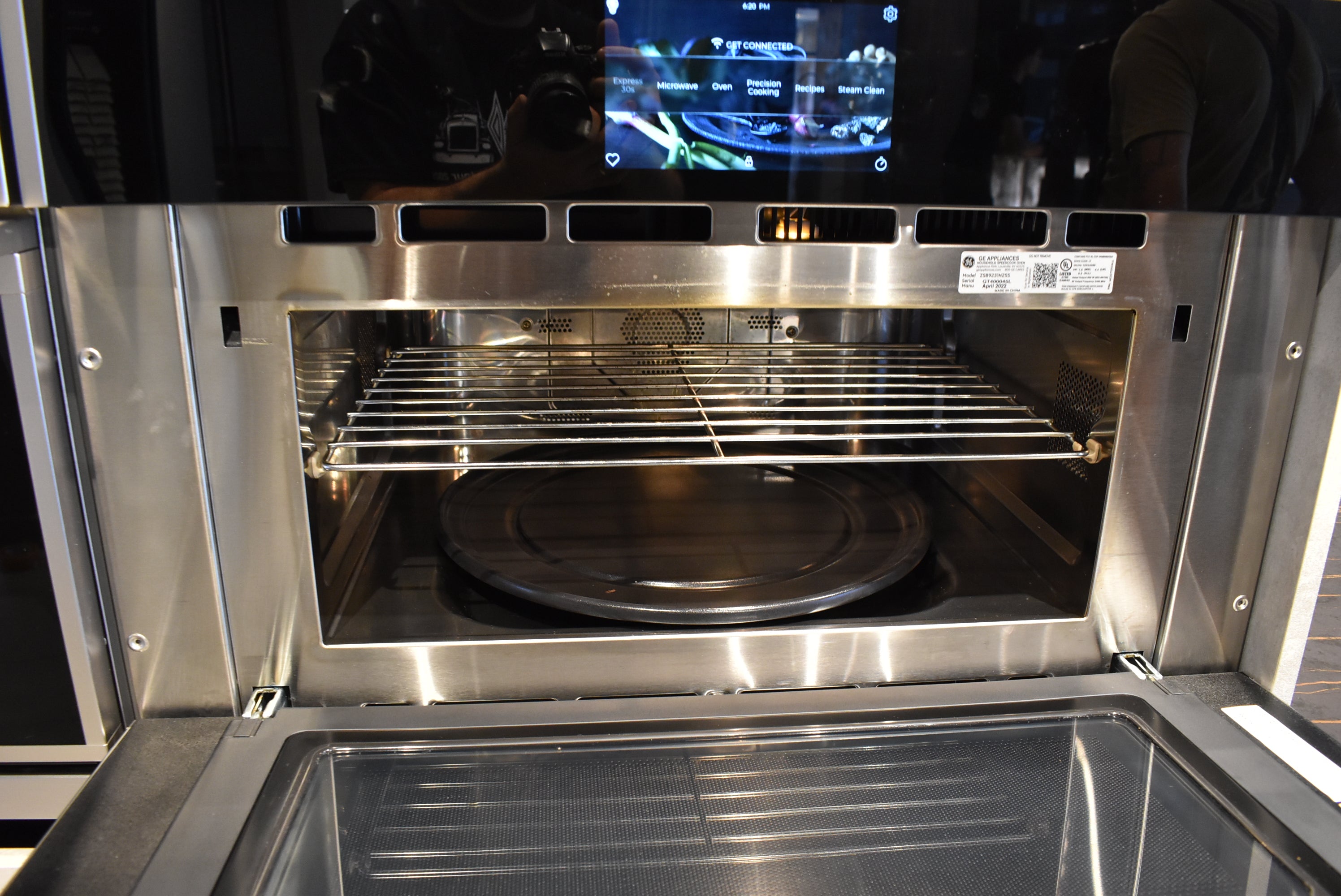 Azzurri Casa Dubai Style Modern Kitchen with Dekton Countertops and Monogram Appliances