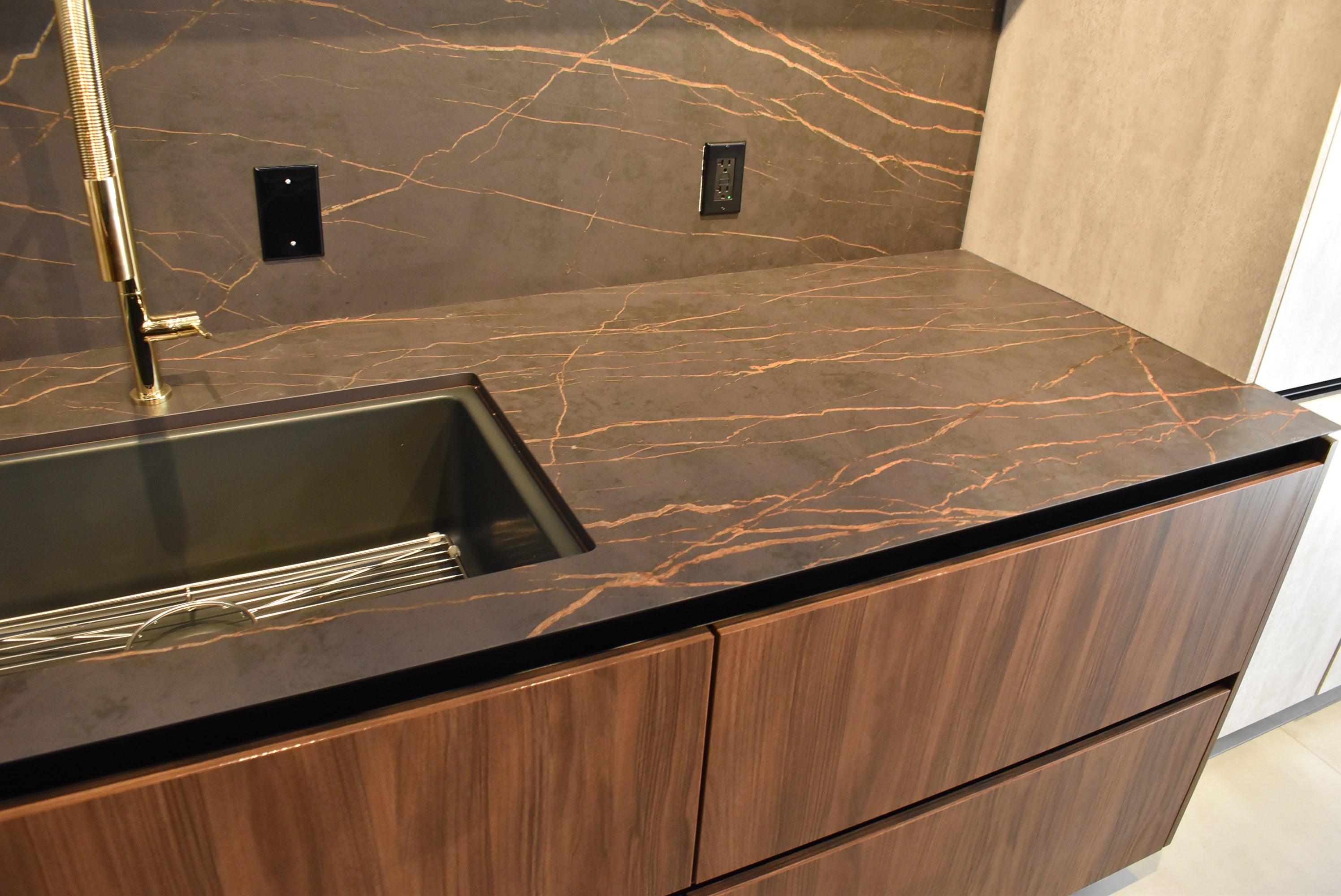 Azzurri Casa Dubai Style Modern Kitchen with Dekton Countertops and Monogram Appliances