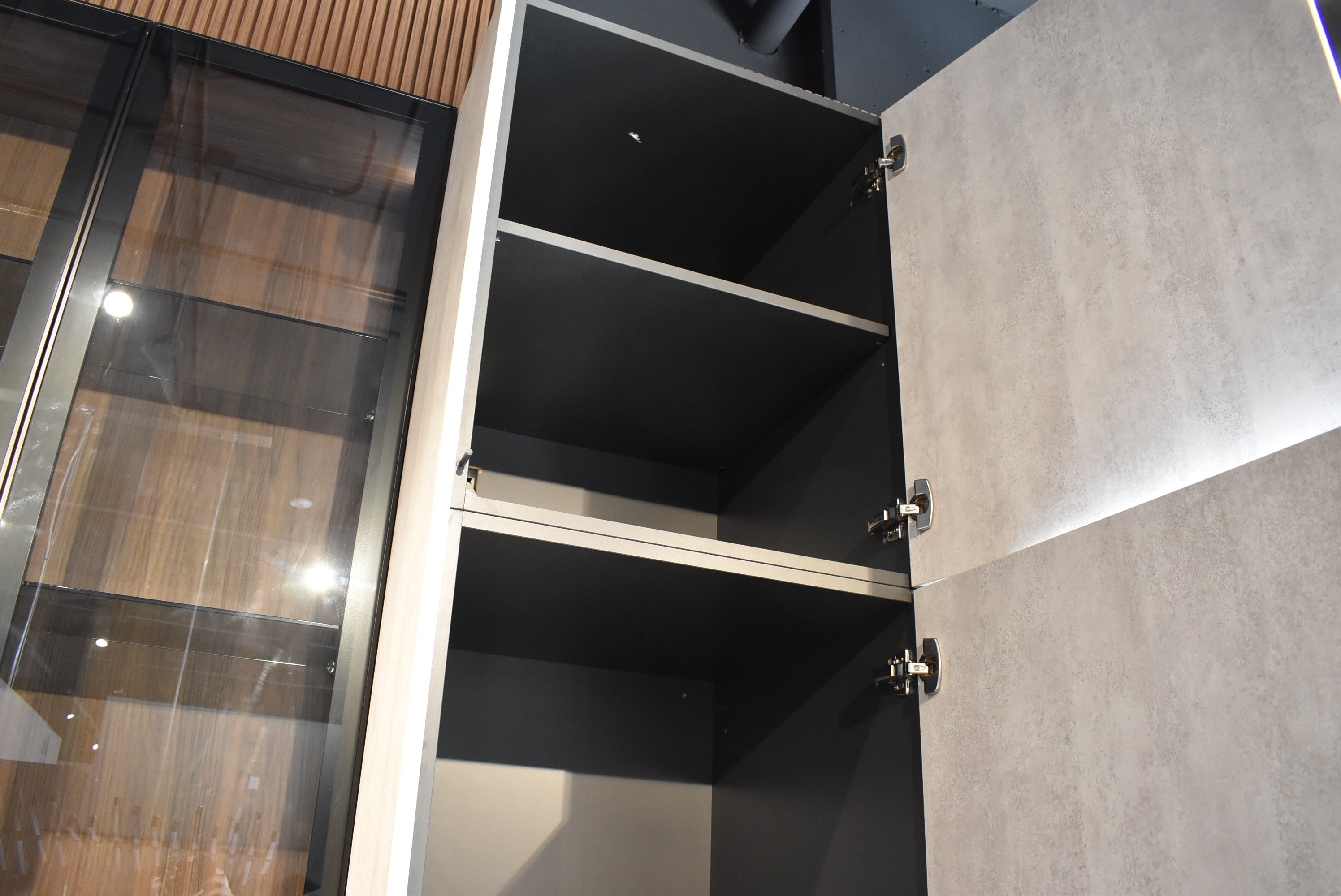 Azzurri Casa Dubai Style Modern Kitchen with Dekton Countertops and Monogram Appliances