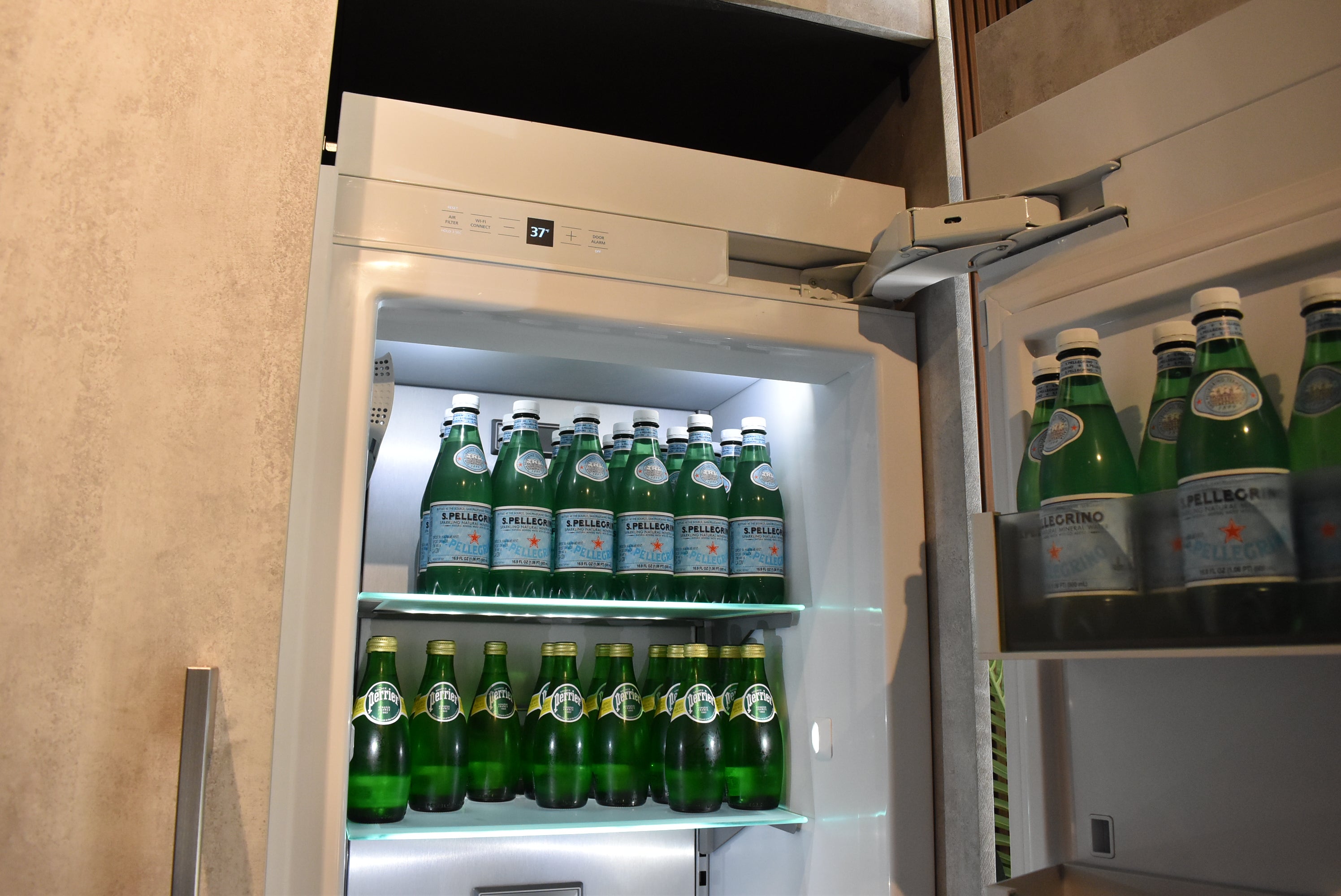 Azzurri Casa Dubai Style Modern Kitchen with Dekton Countertops and Monogram Appliances