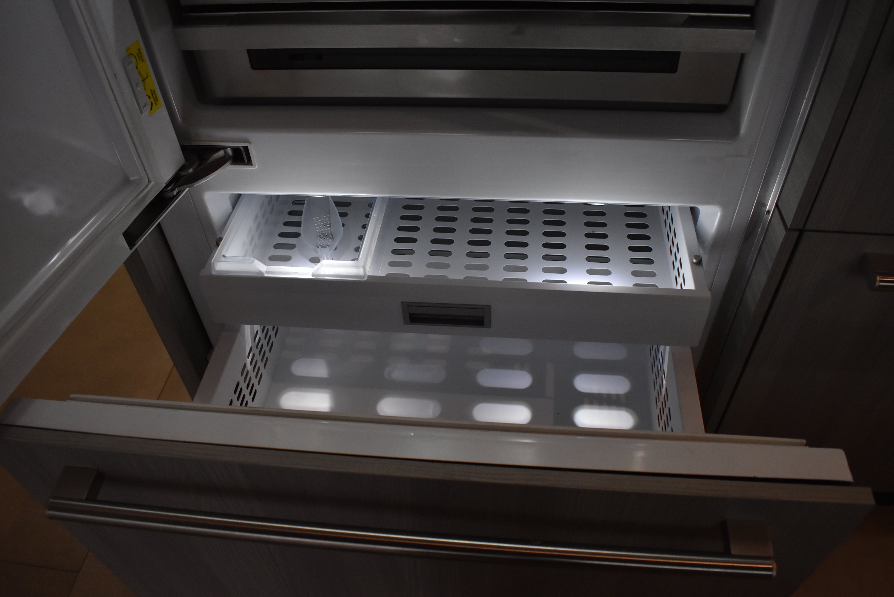 Azzurri Casa Light Grey Italian Style Modern Kitchen with Dekton Countertops and Fulgor Milano Appliances