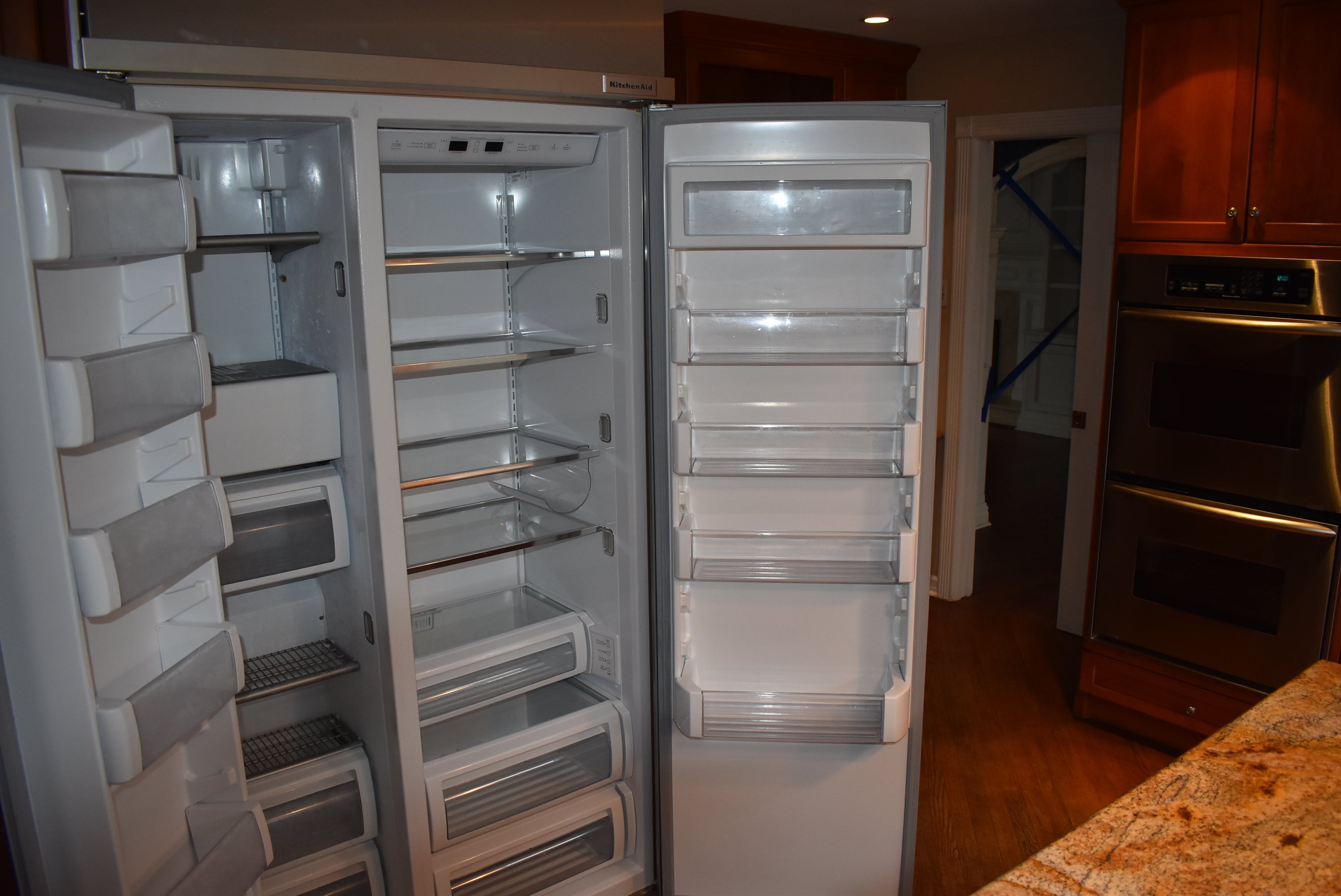 Christiana Cabinetry Strawberry Traditional Pre-Owned Kitchen