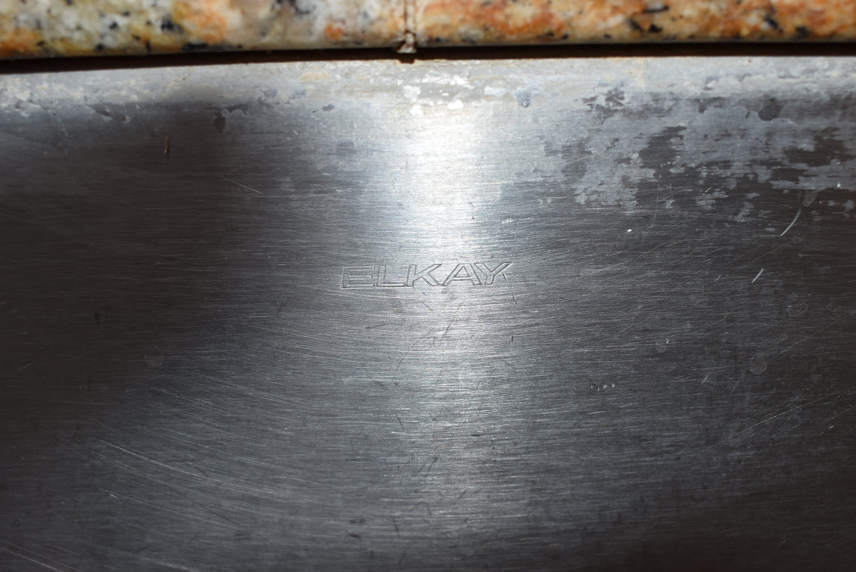 Christiana Cabinetry Strawberry Traditional Pre-Owned Kitchen