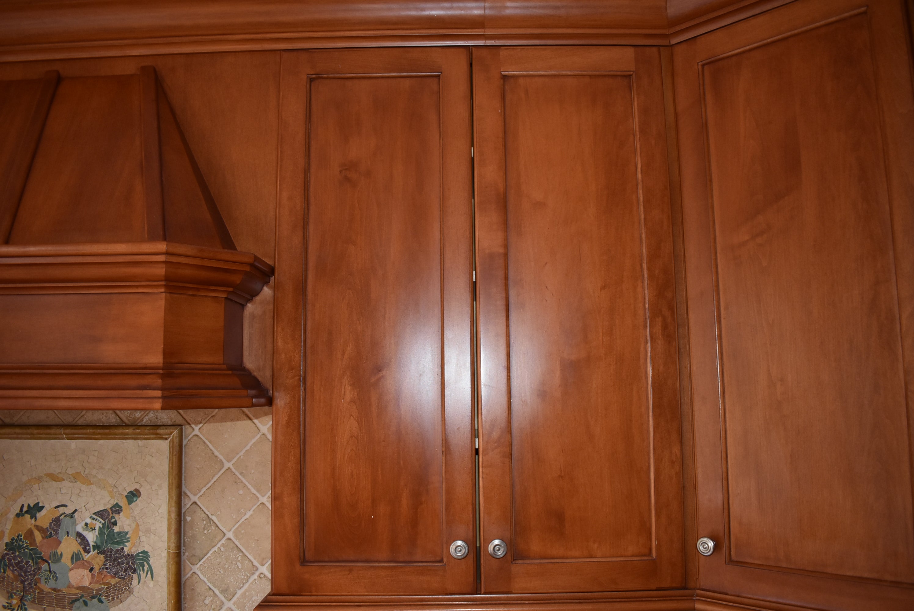 Christiana Cabinetry Strawberry Traditional Pre-Owned Kitchen