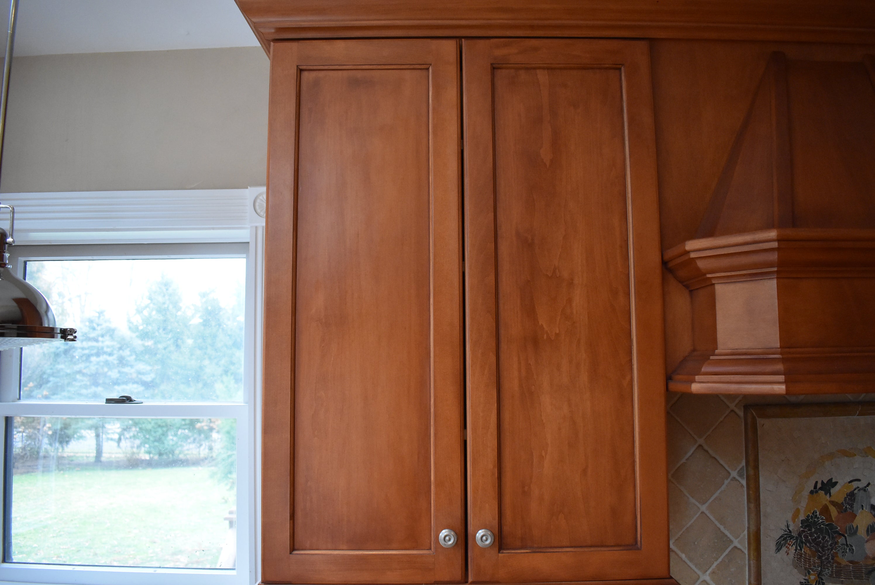 Christiana Cabinetry Strawberry Traditional Pre-Owned Kitchen