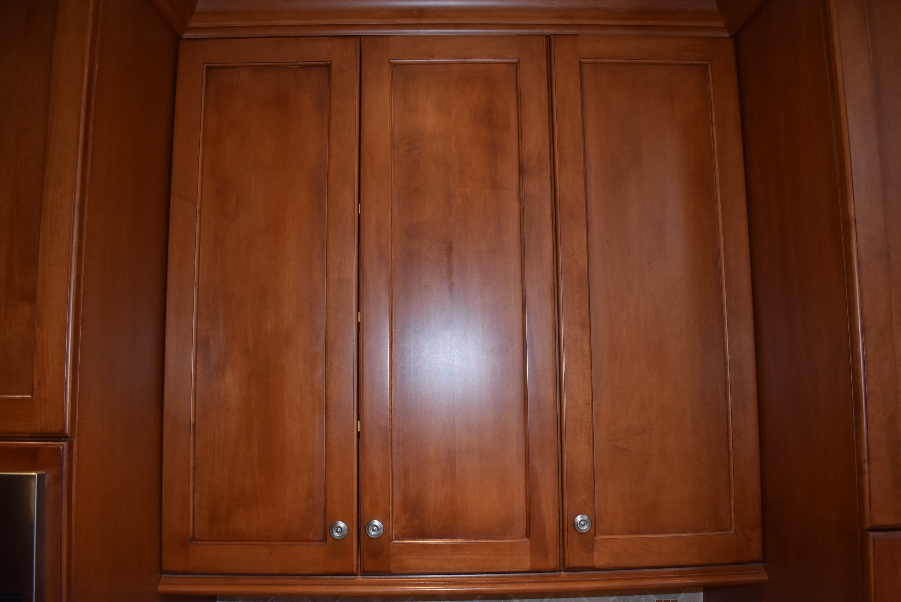 Christiana Cabinetry Strawberry Traditional Pre-Owned Kitchen