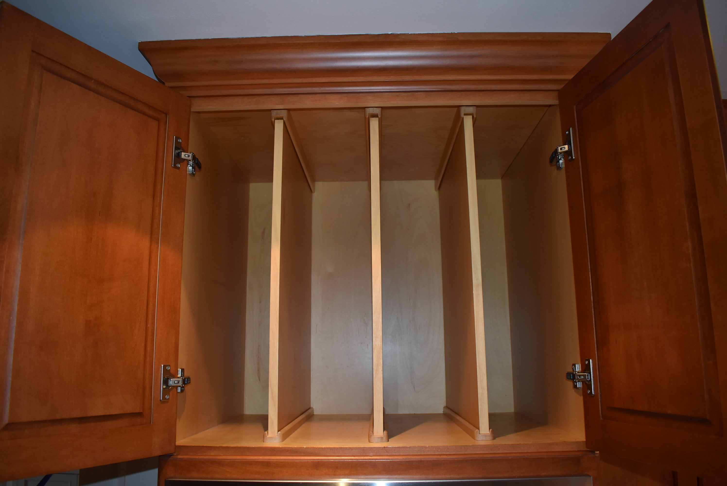 Christiana Cabinetry Strawberry Traditional Pre-Owned Kitchen