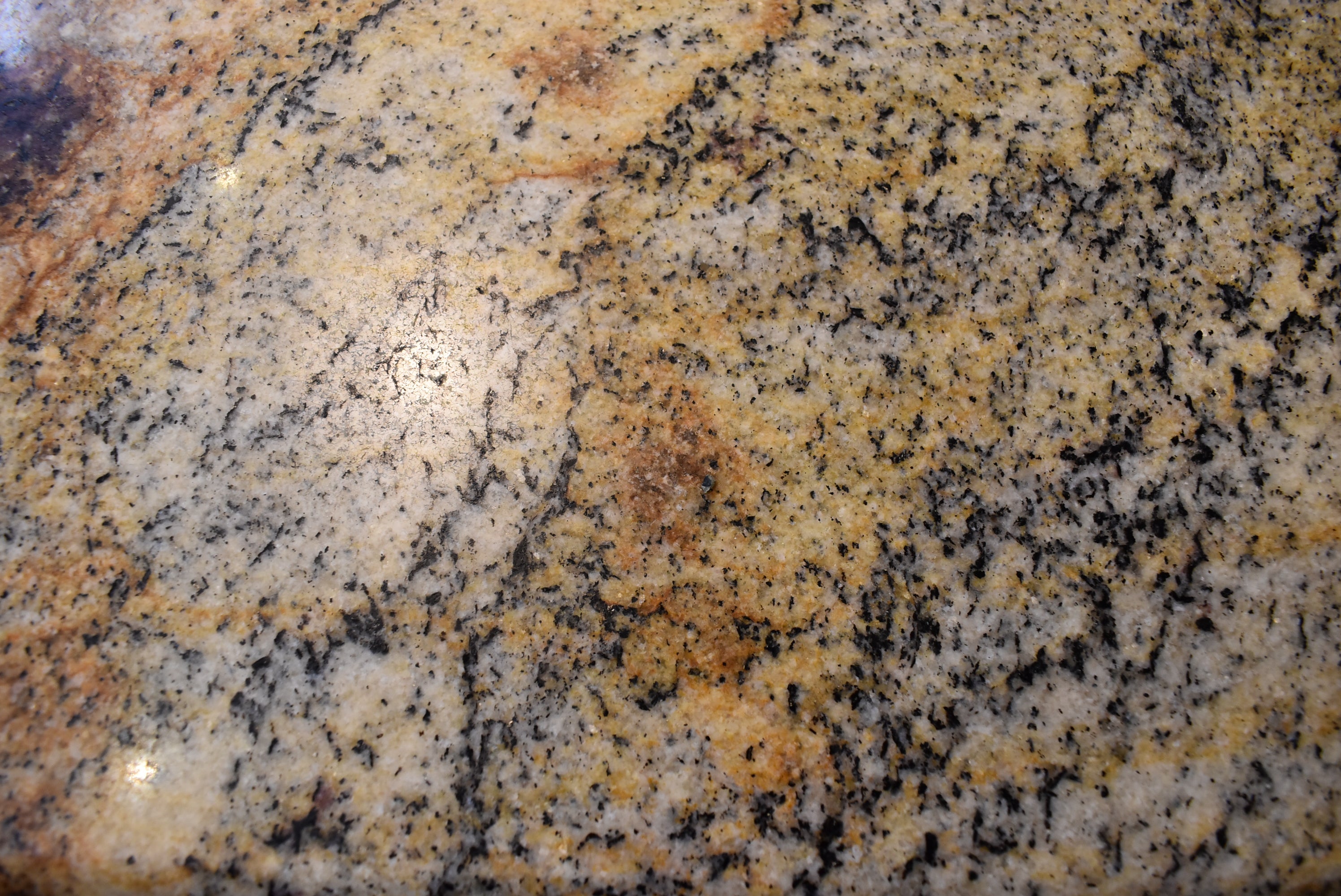 Christiana Cabinetry Strawberry Traditional Pre-Owned Kitchen