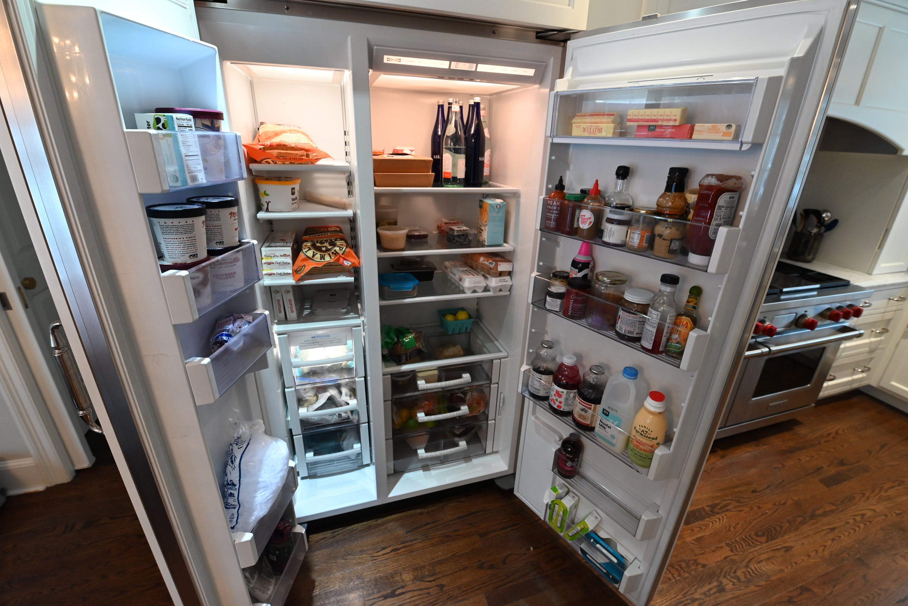 Crisp Lux White Traditional Pre-Owned Kitchen