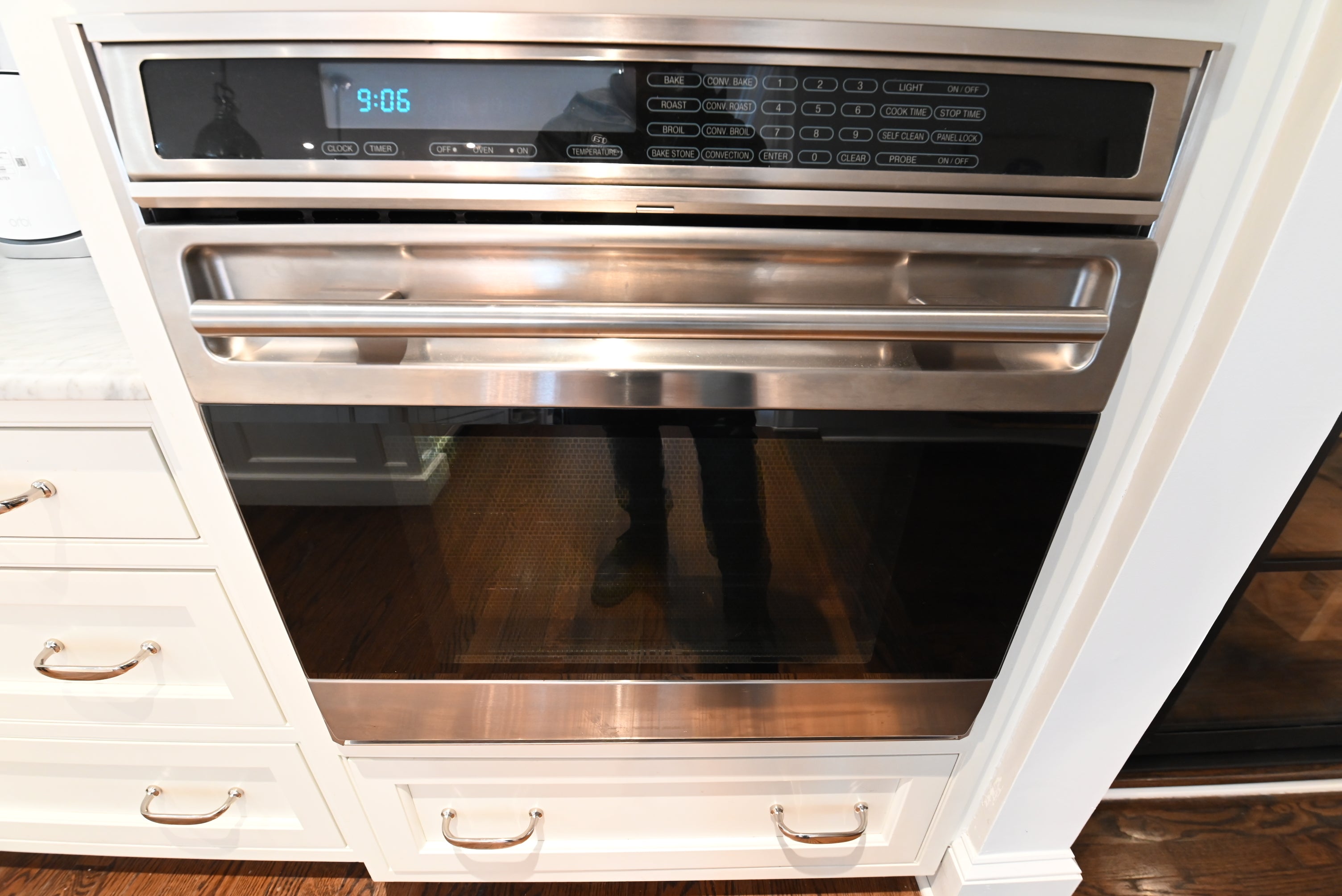 Crisp Lux White Traditional Pre-Owned Kitchen