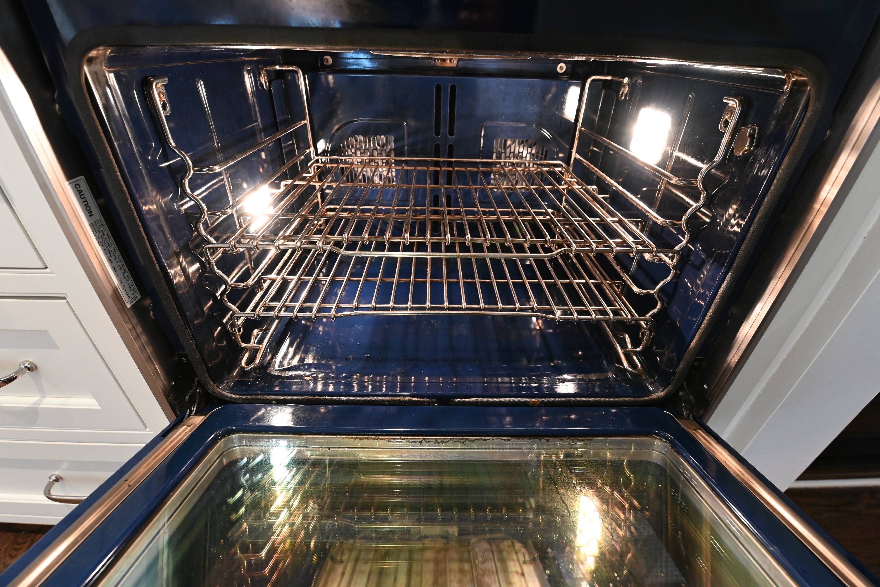 Crisp Lux White Traditional Pre-Owned Kitchen